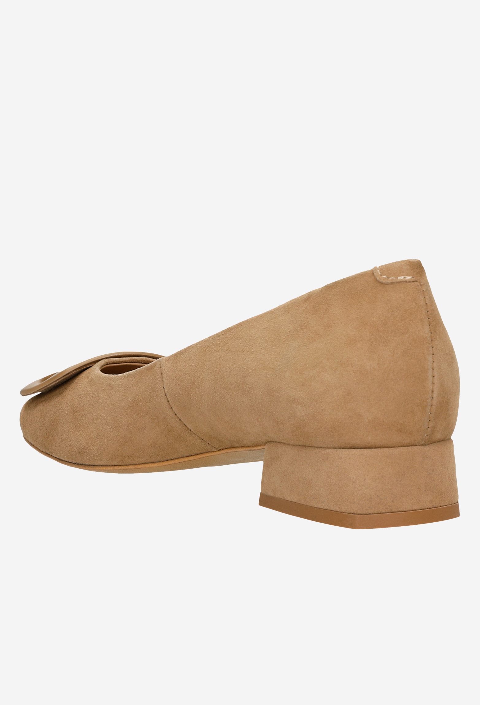 Beżowe czółenka na niskim obcasie