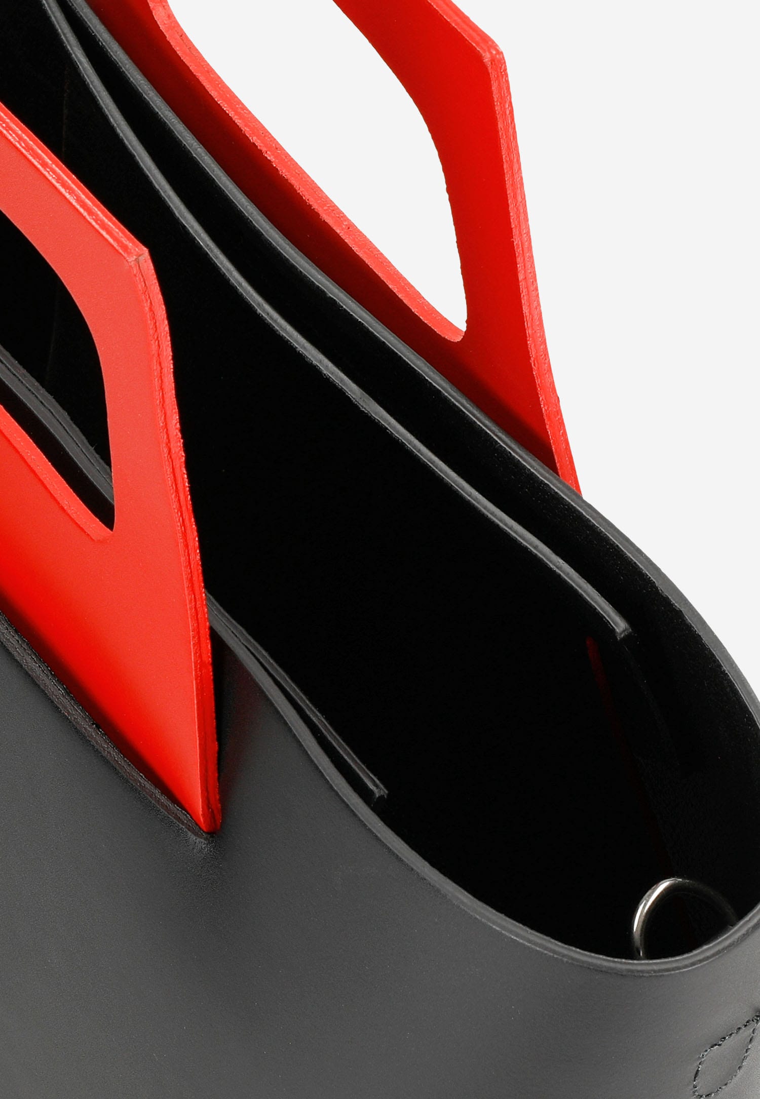 Beżowy sztywny kuferek damski z brązowymi elementami