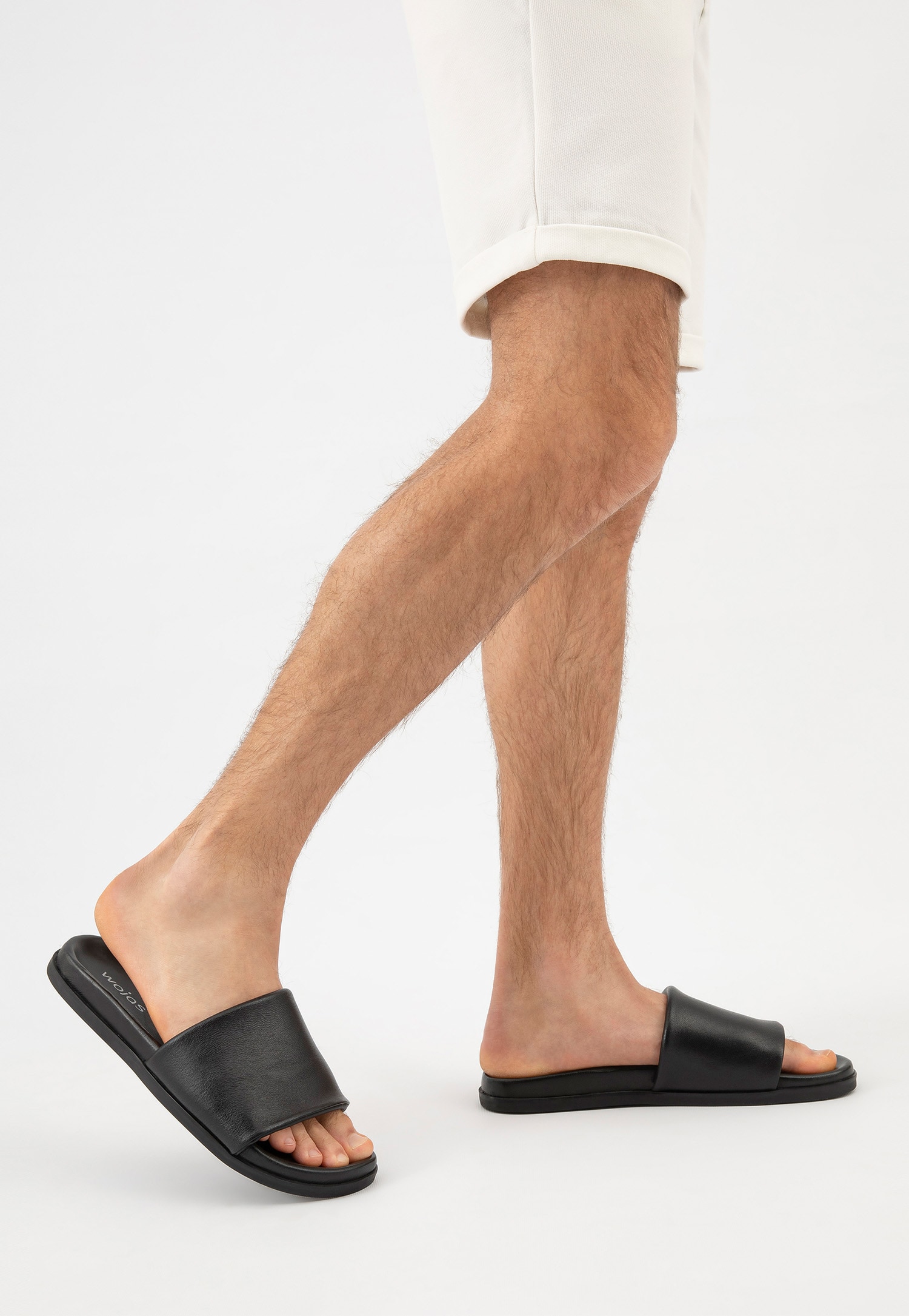 Czarne klapki męskie z gładkiej skóry licowej