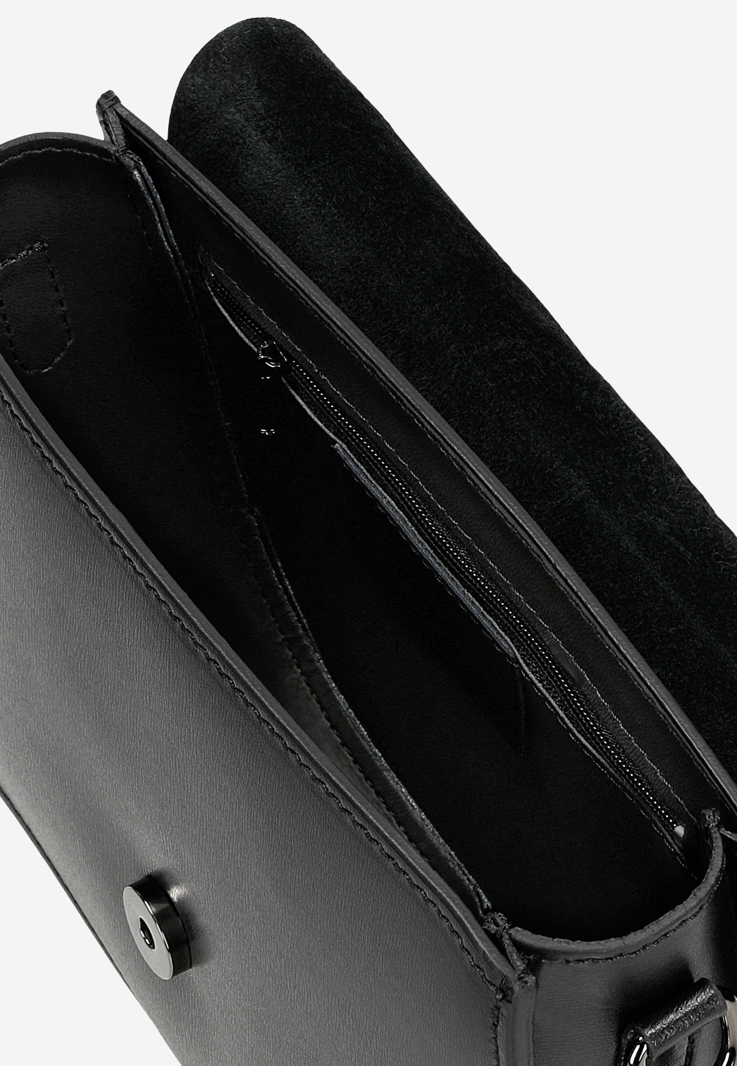 Mała skórzana torebka damska w kolorze czarnym