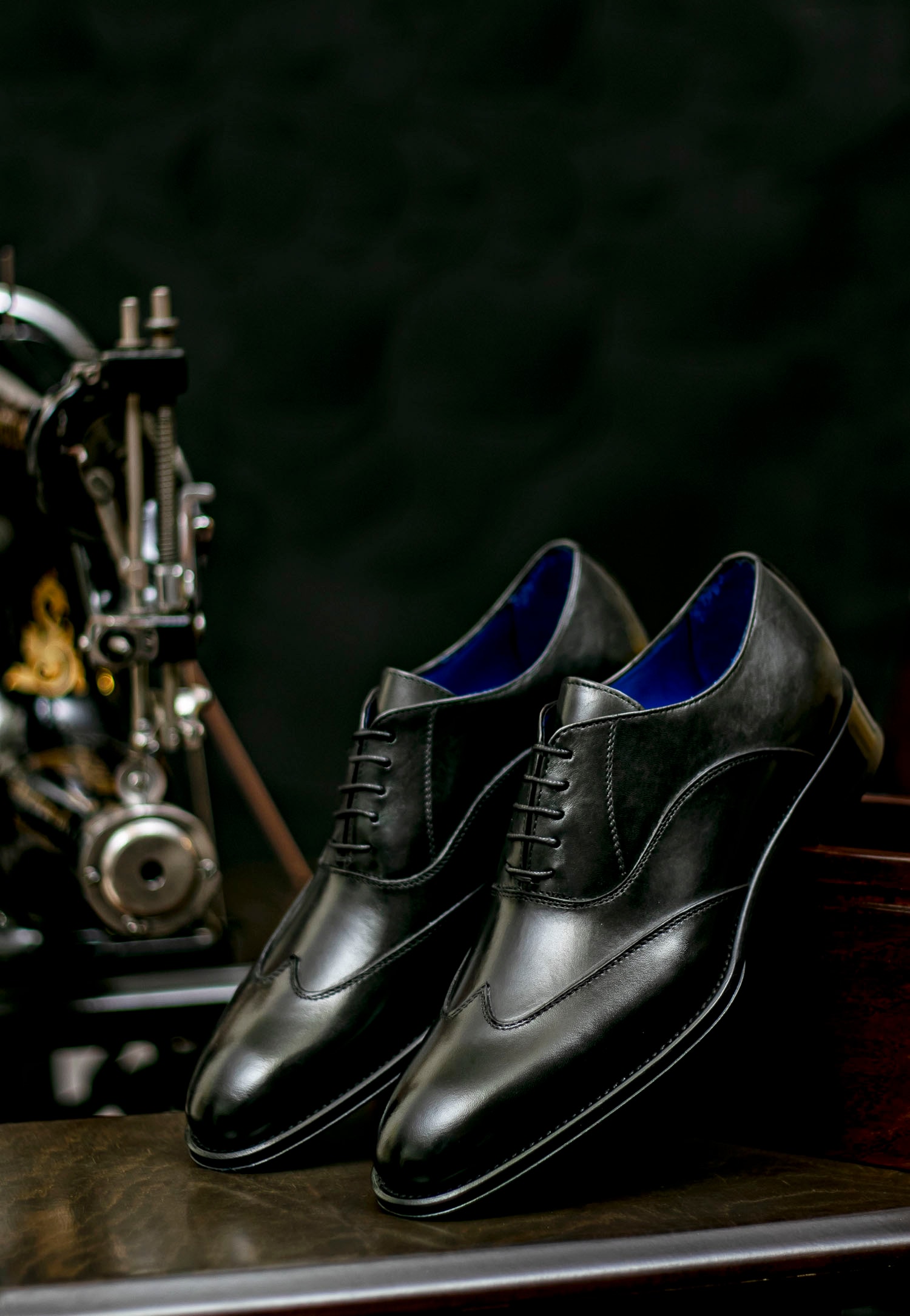 Czarne wizytowe półbuty męskie ze skórzaną podeszwą - linia PREMIUM