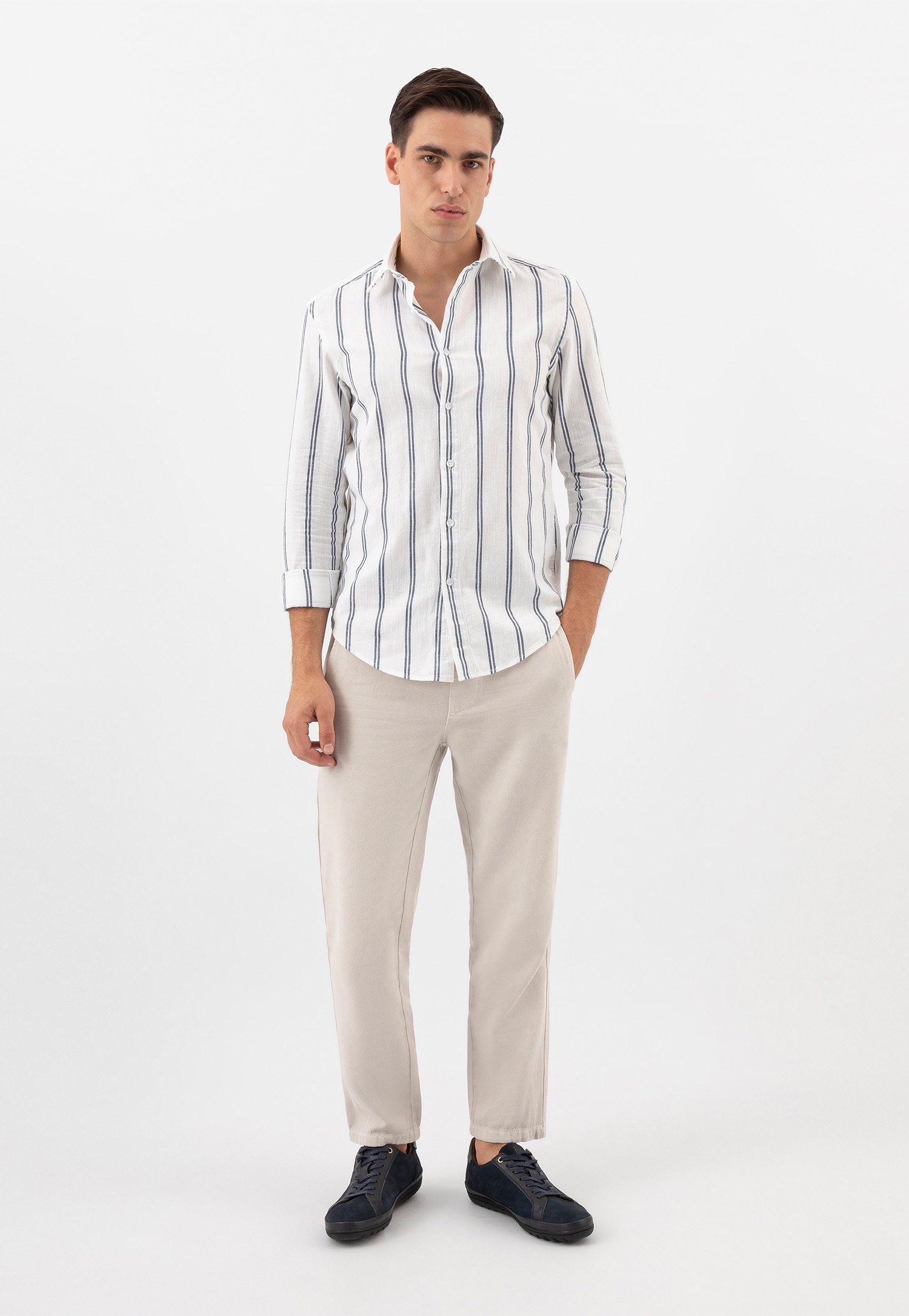 Czarne męskie sneakersy na oryginalnej podeszwie