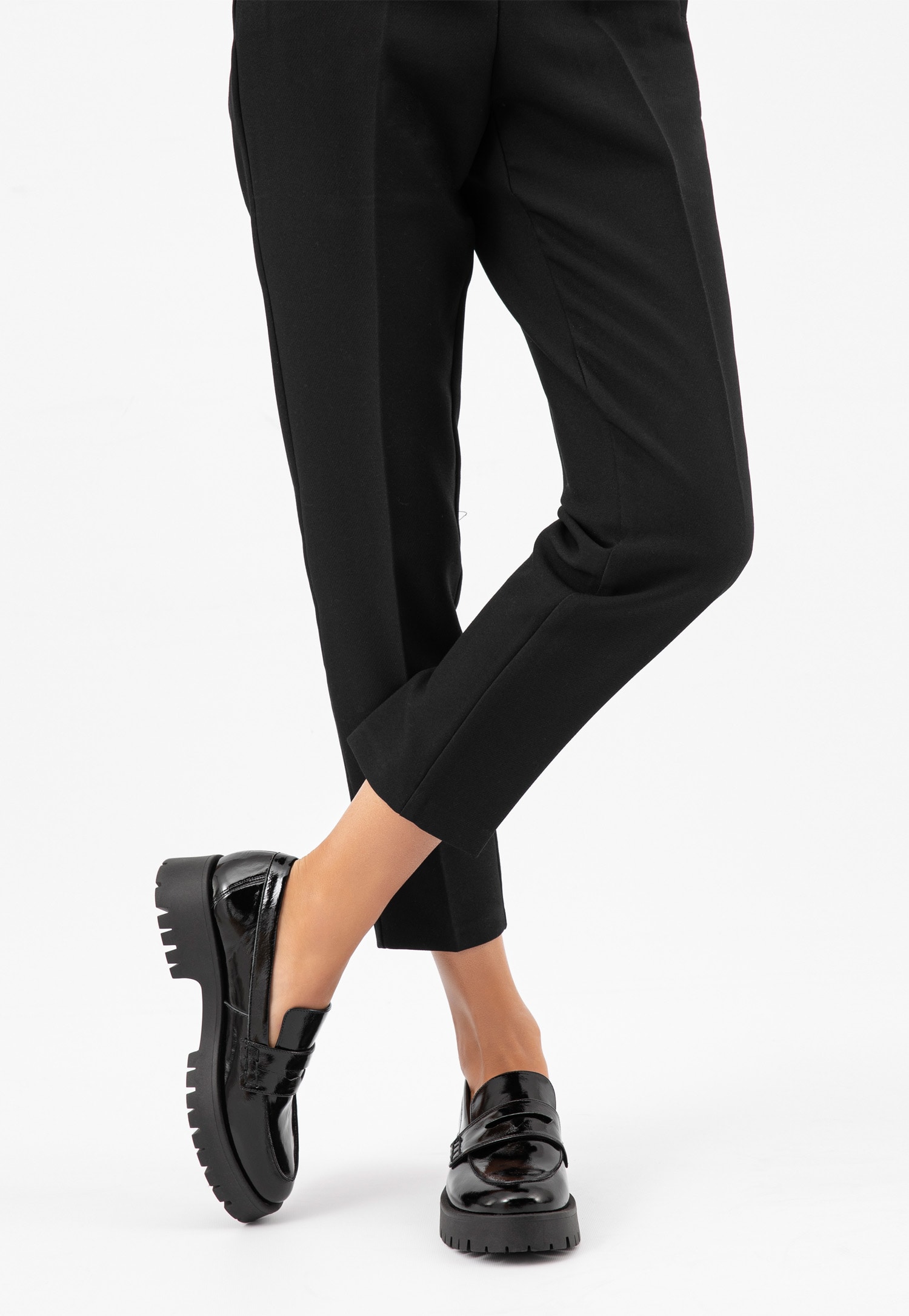 Czarne lakierowane mokasyny damskie