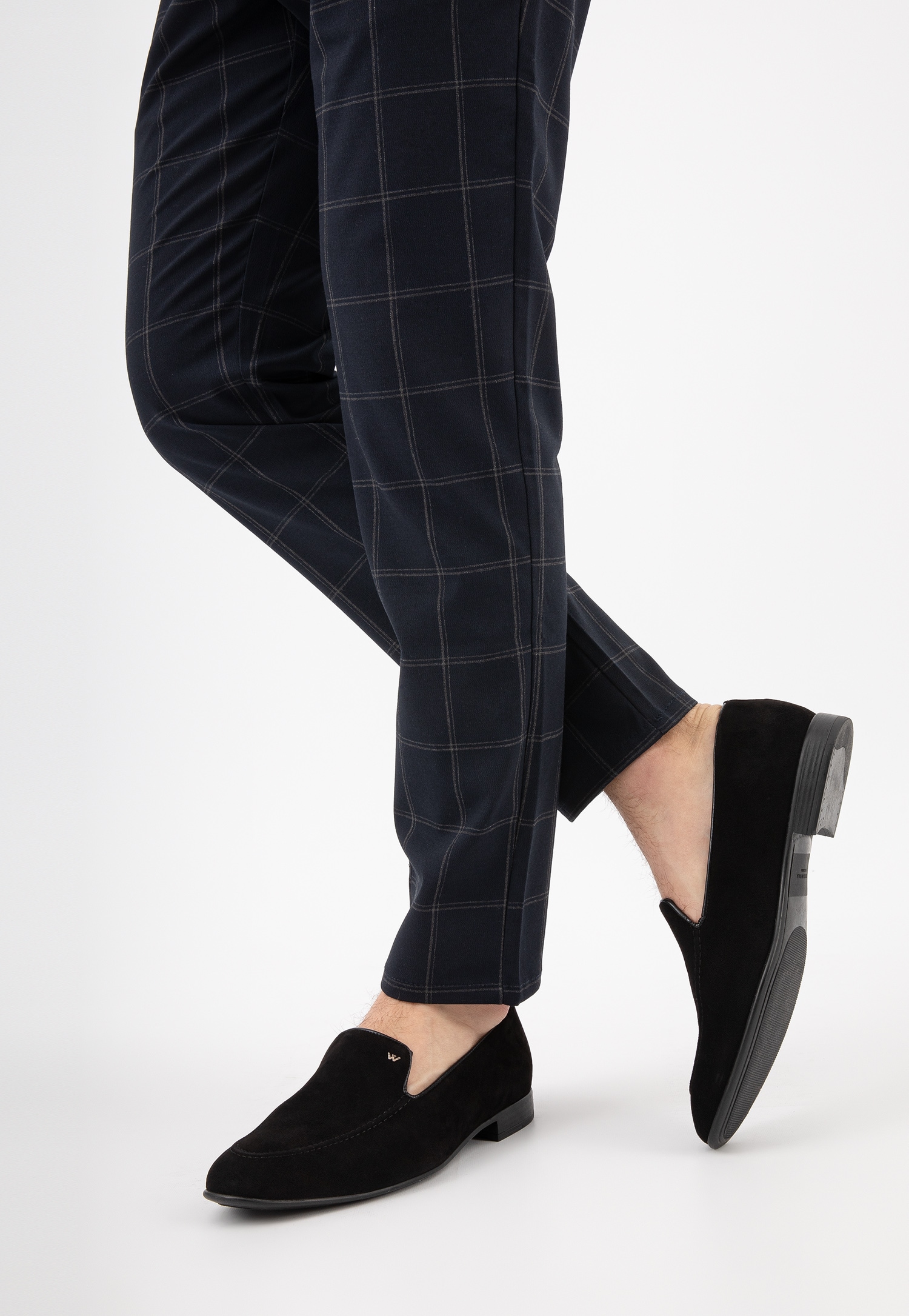 Czarne loafersy męskie z weluru