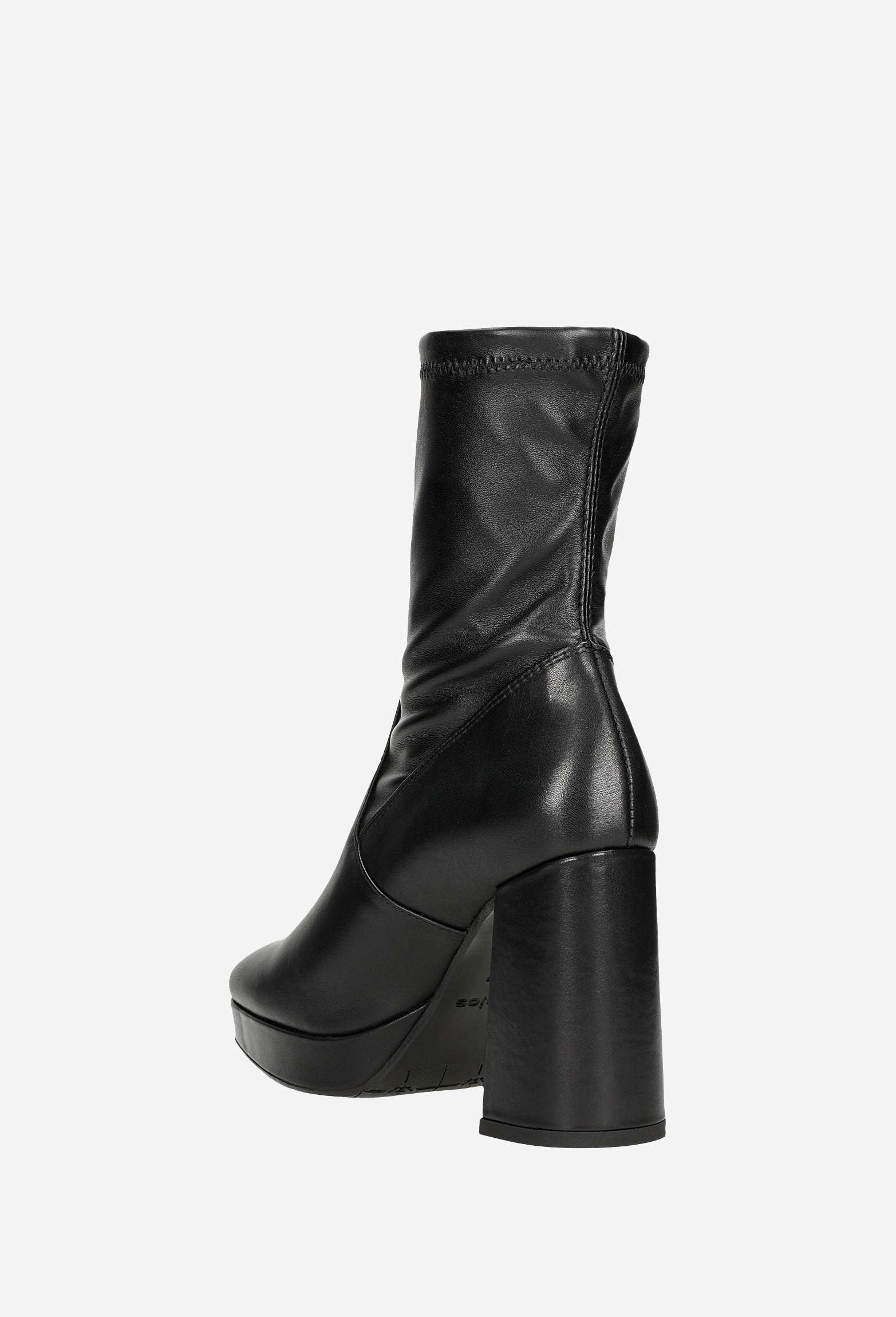 Czarne botki damskie na słupku w modowym wydaniu