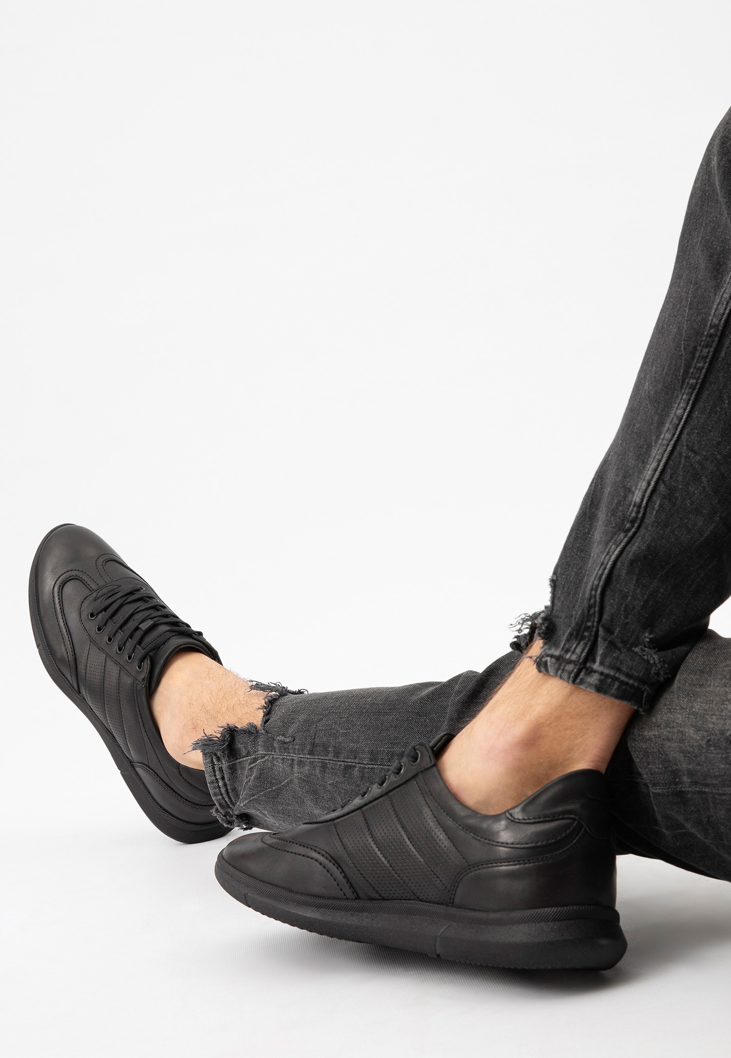 Czarne półbuty męskie ze skóry licowej w stylu comfort