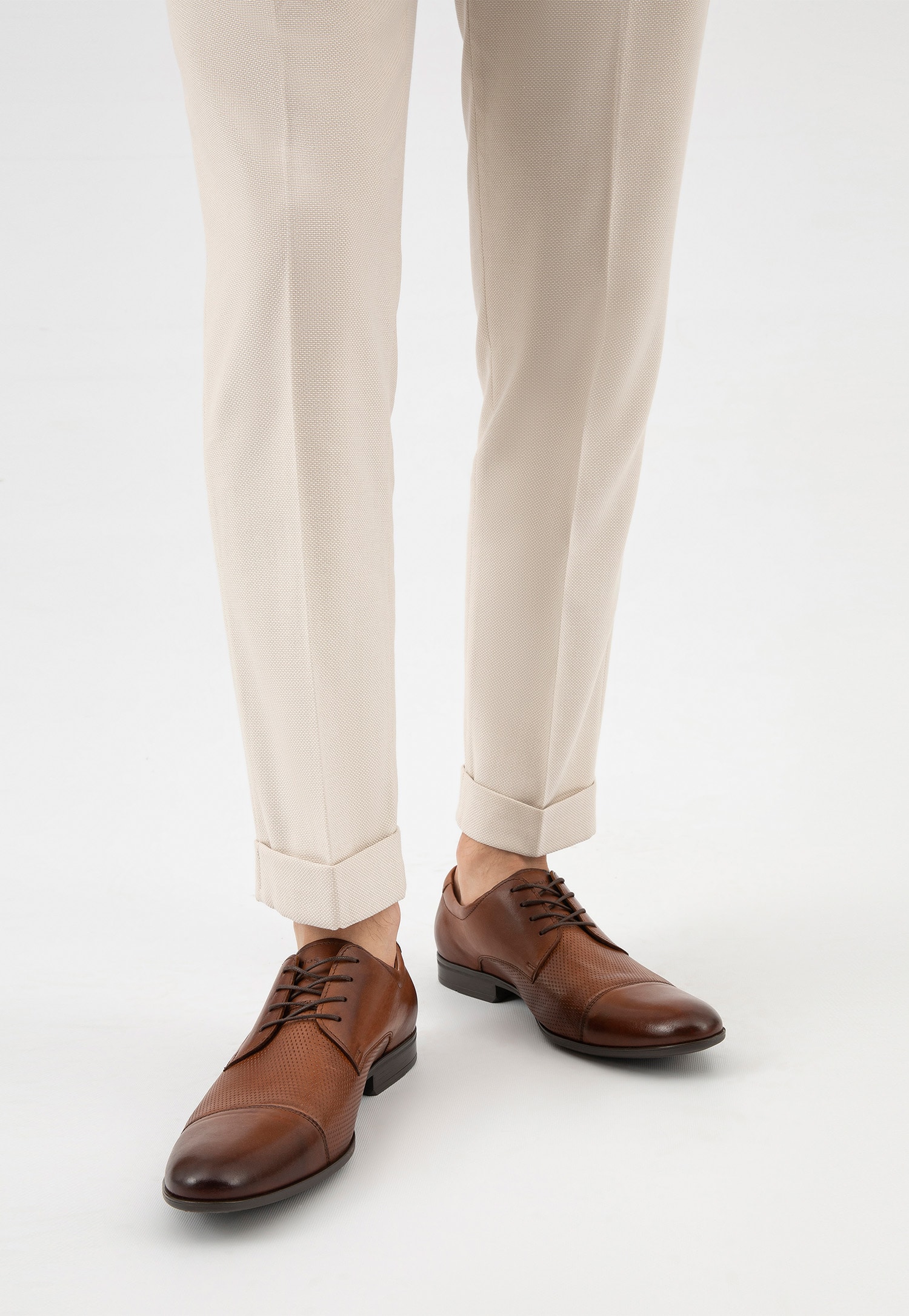 Czarne eleganckie półbuty męskie ze skóry licowej