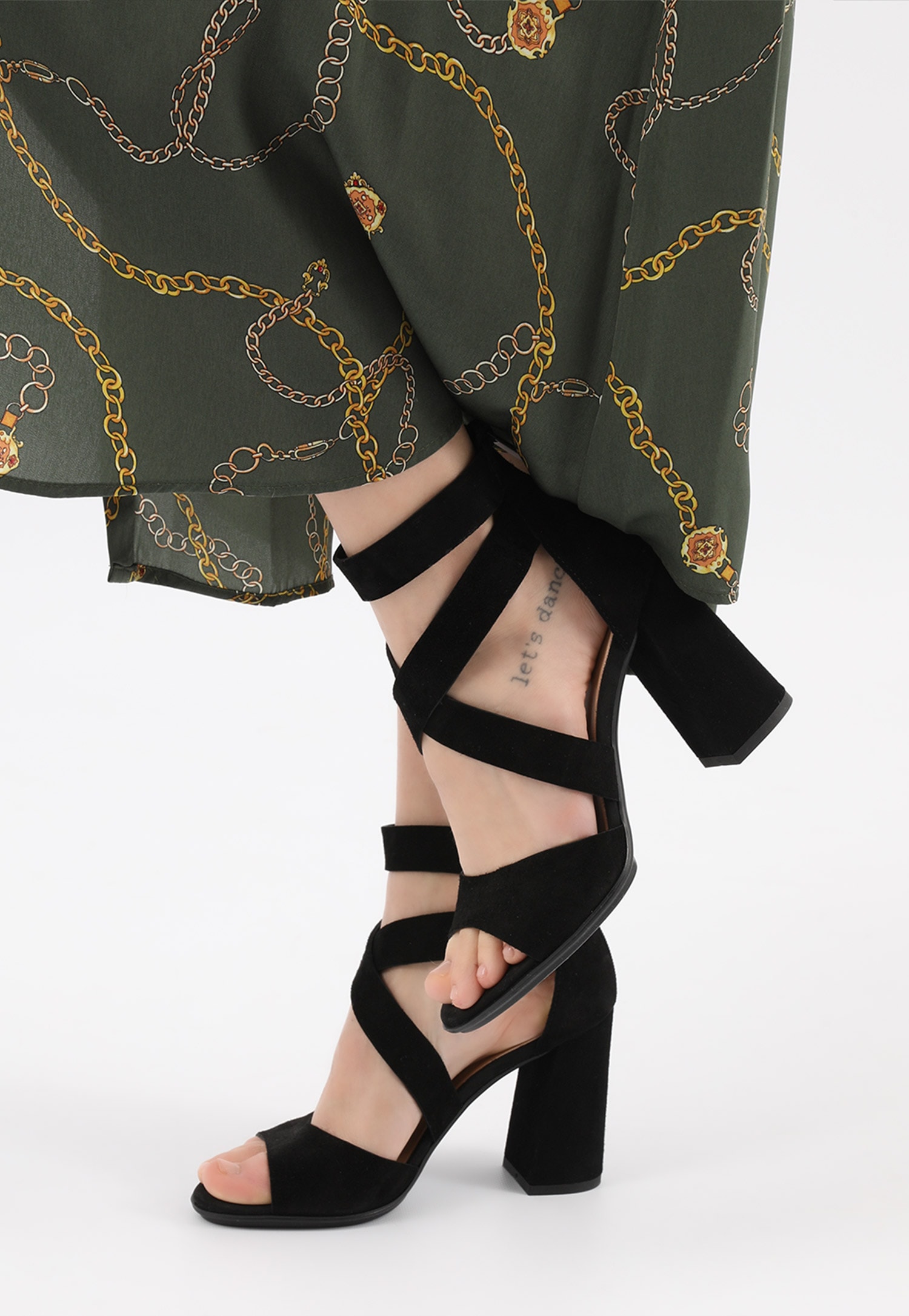 Beżowe sandały damskie na szerokim słupku