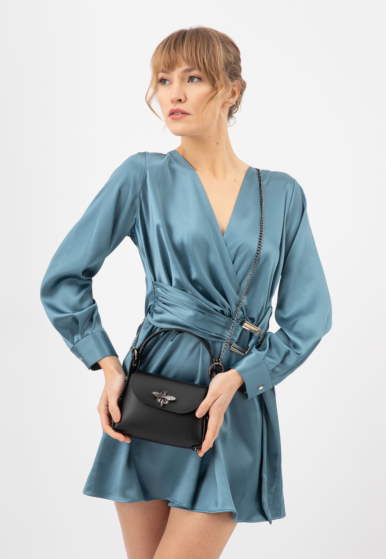 Czarna oryginalna torebka damska wizytowa