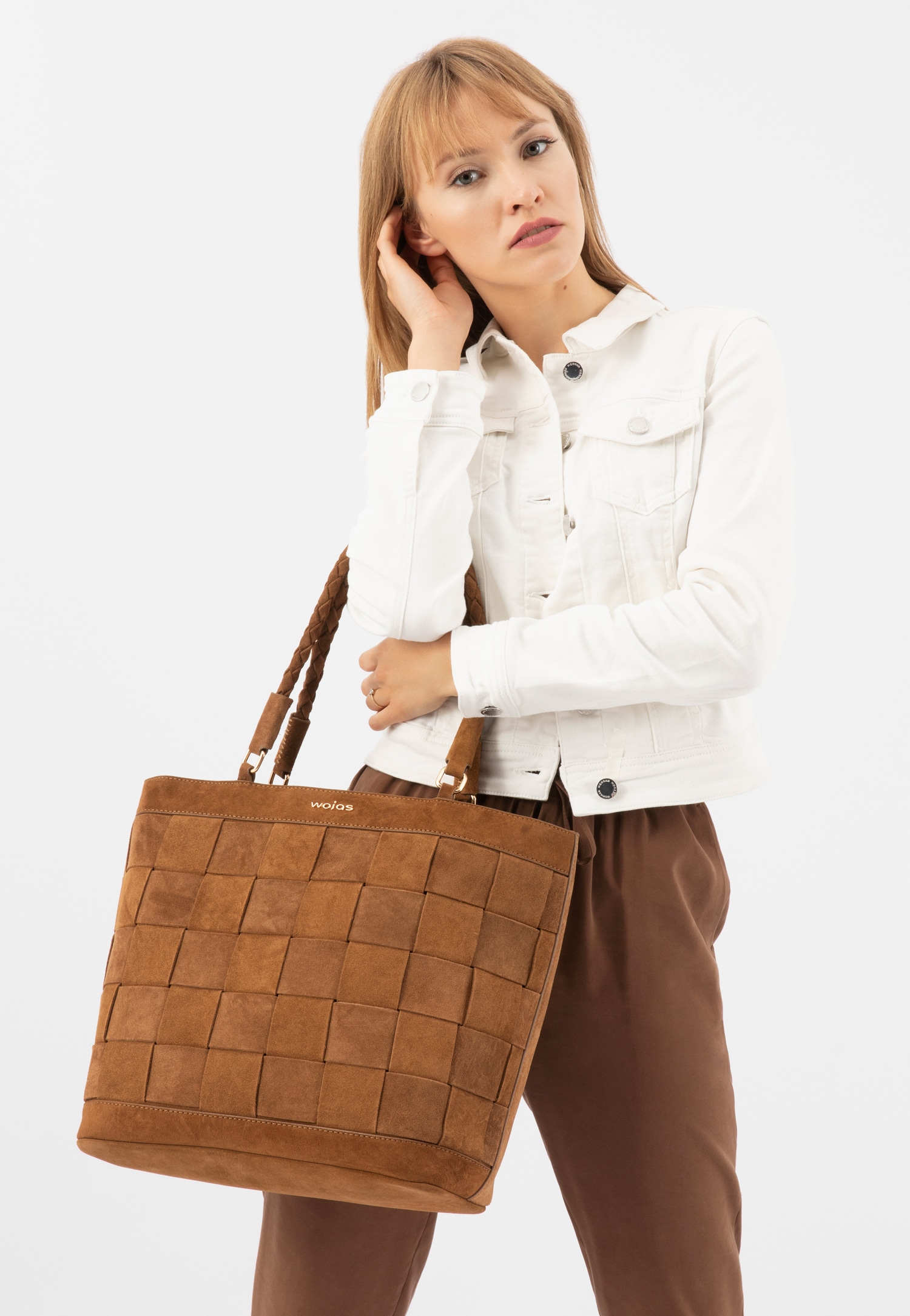 Duża pleciona torebka damska w kolorze beżowym