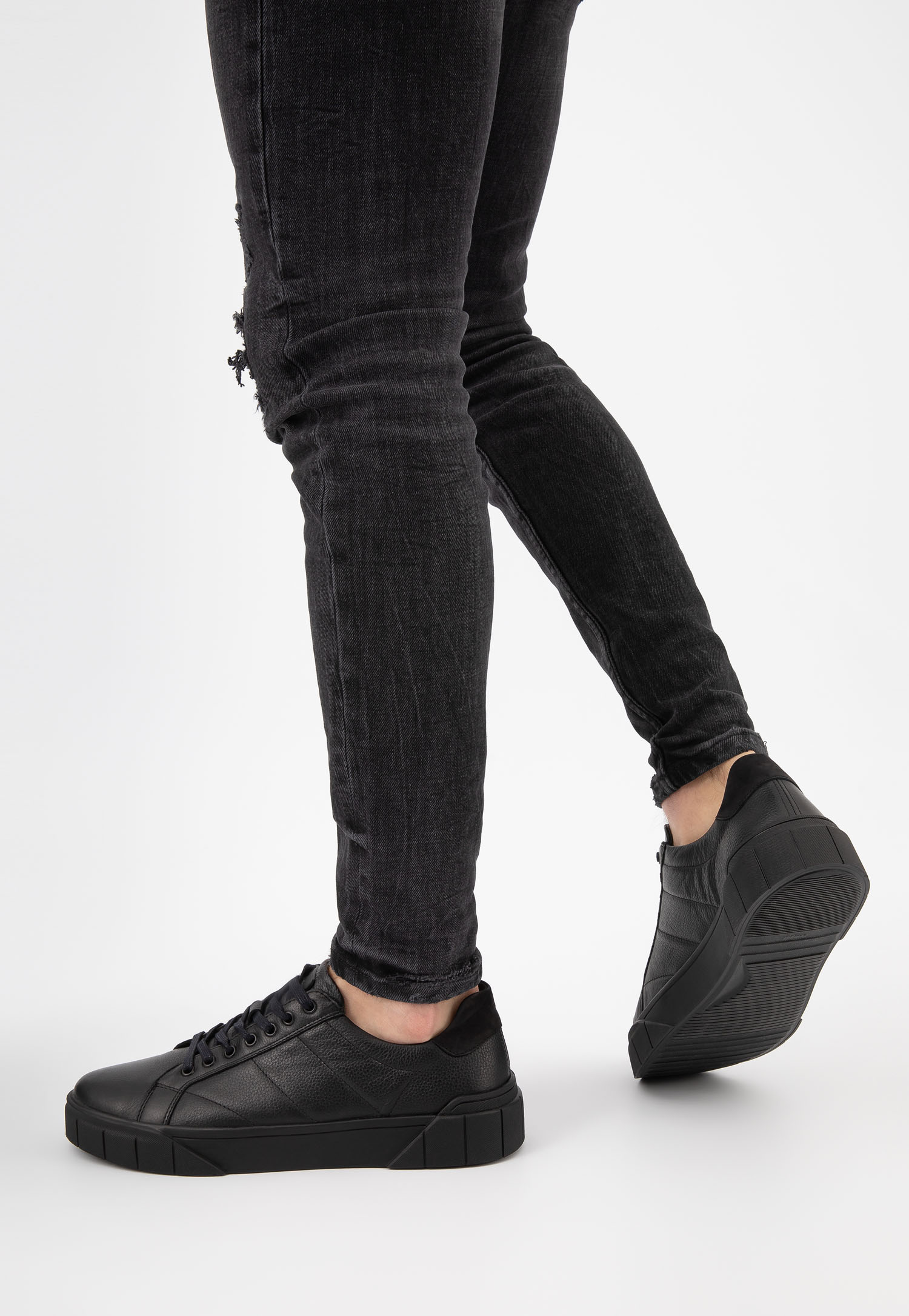 Czarne trampki męskie ze skóry licowej