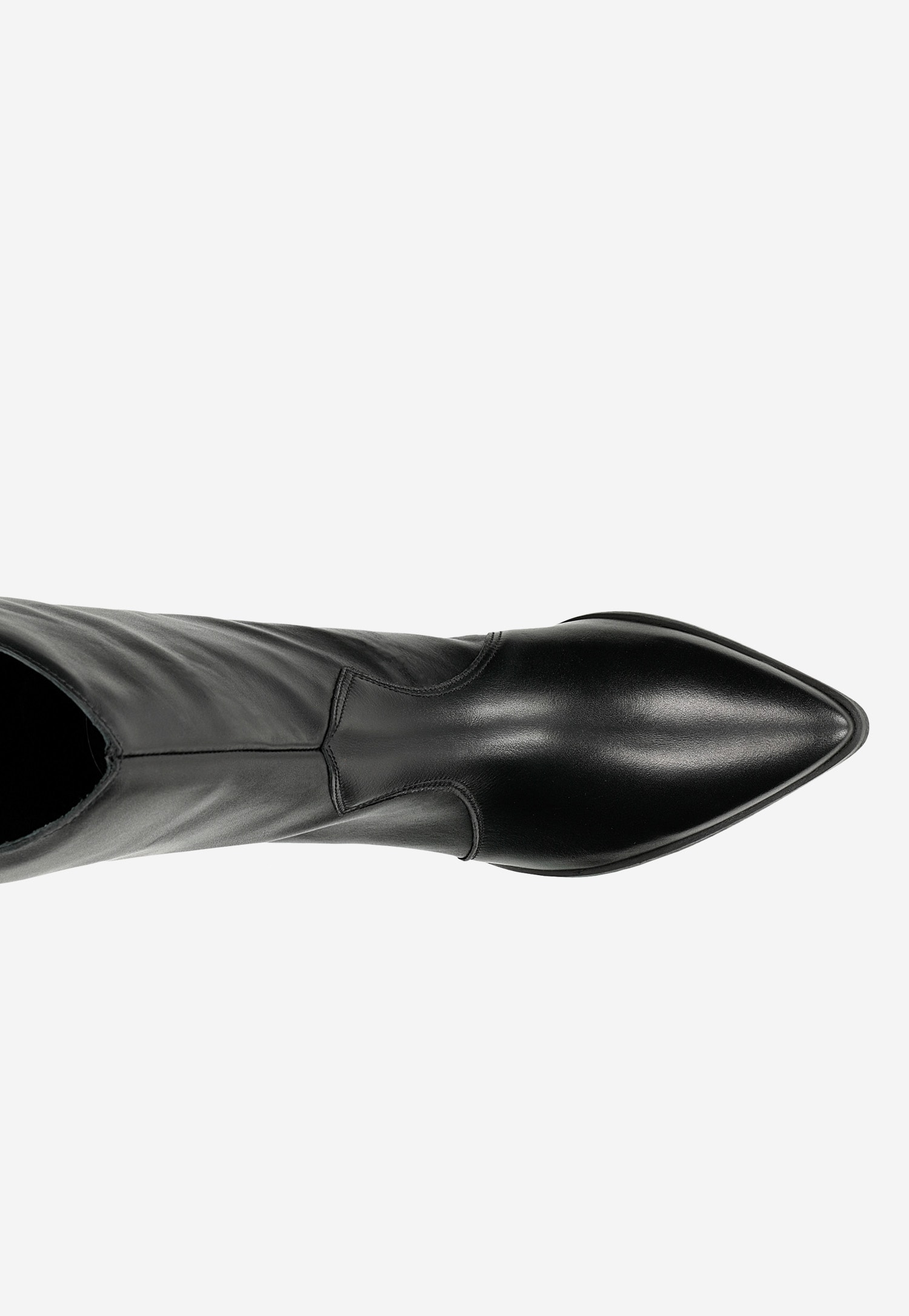 Czarne skórzane kowbojki na wysokim obcasie