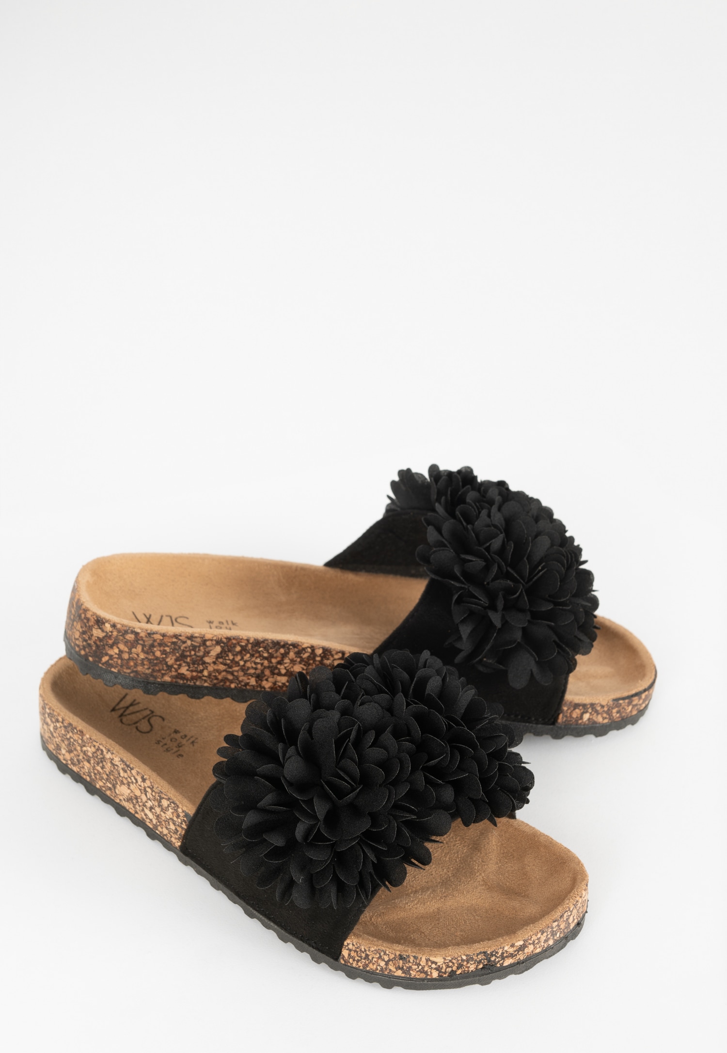 WJS czarne klapki damskie z ozdobą na pasku