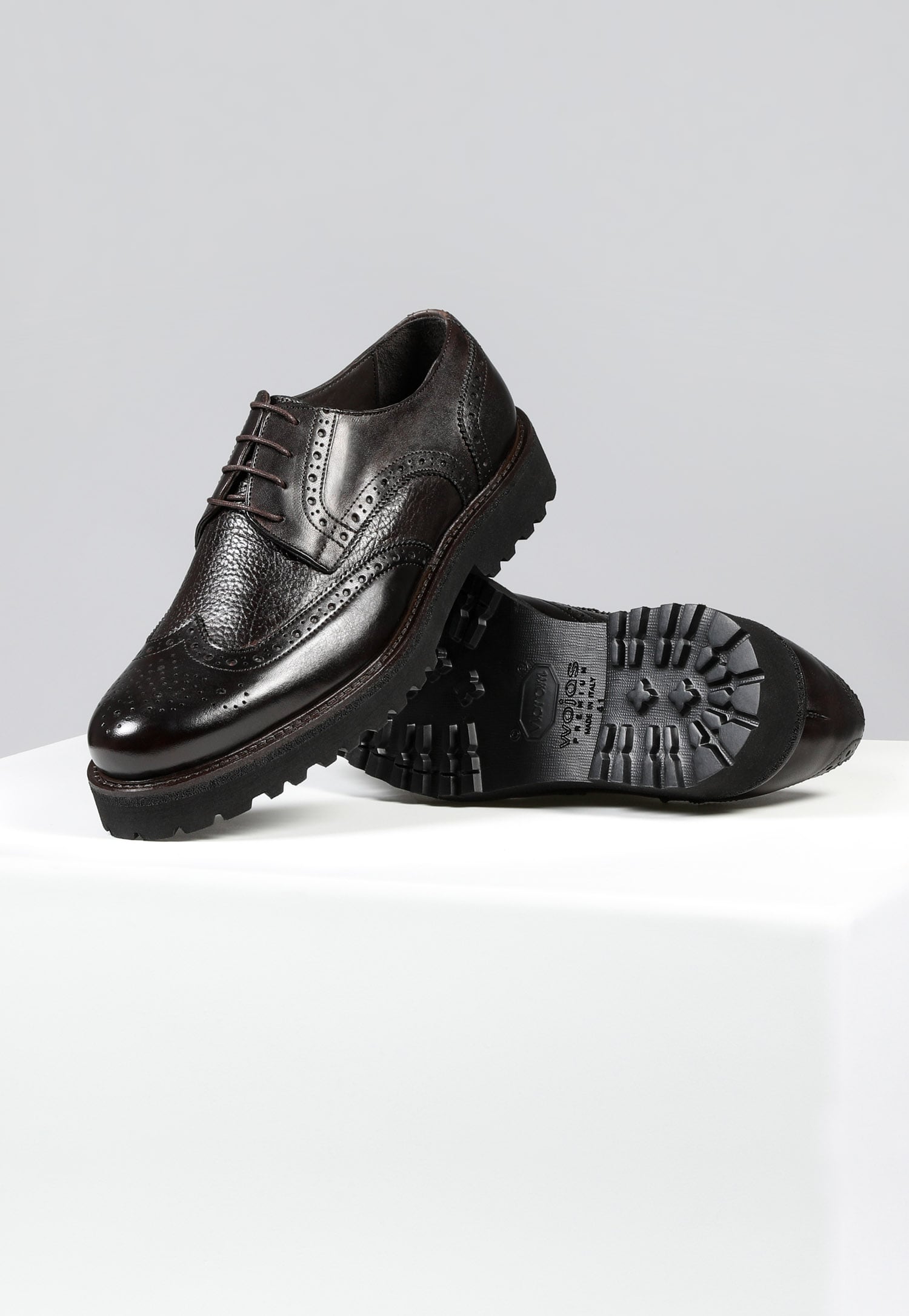 PREMIUM półbuty męskie typu brogsy w kolorze ciemnego brązu