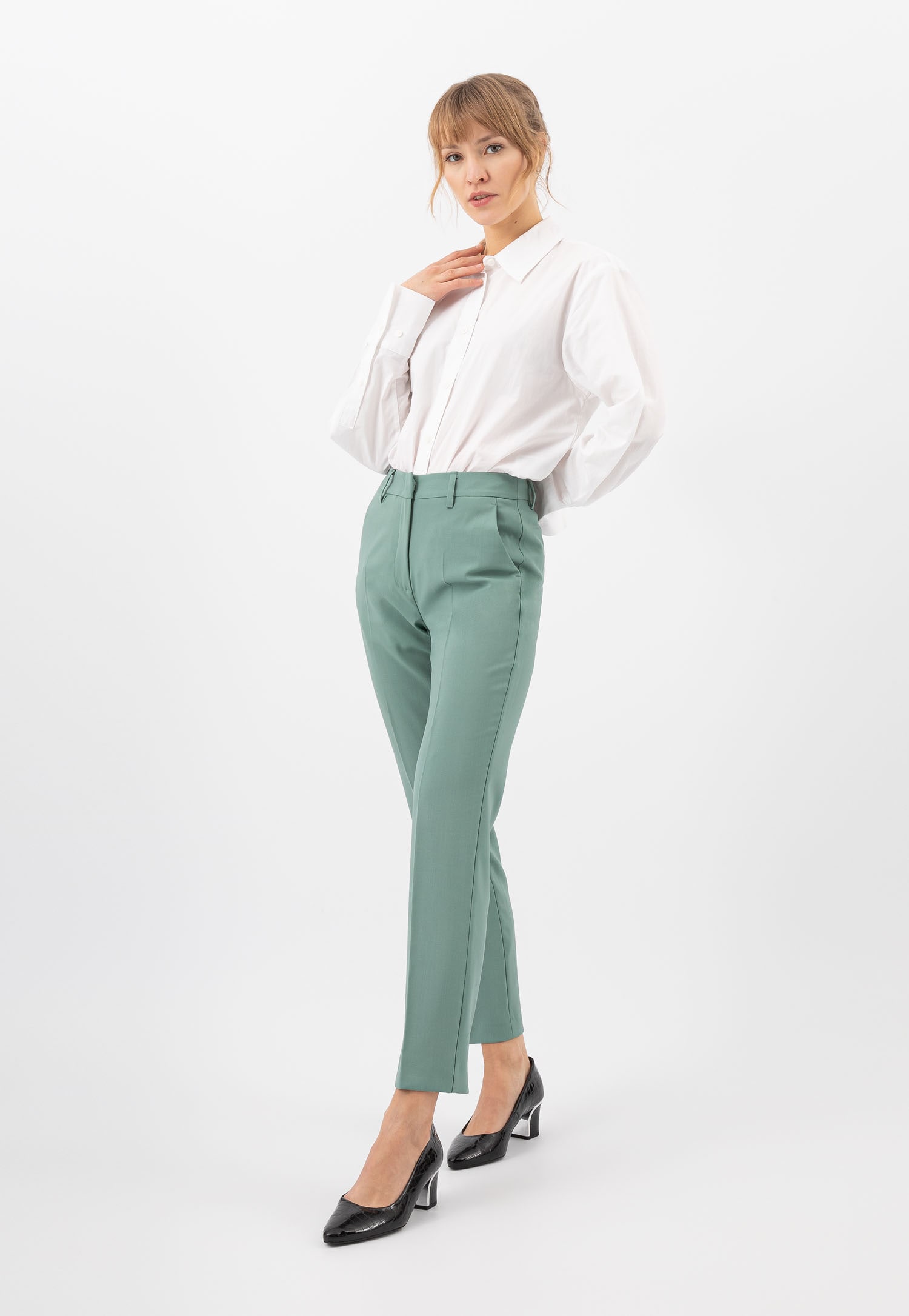 Czarne czółenka damskie z ozdobnym obcasem