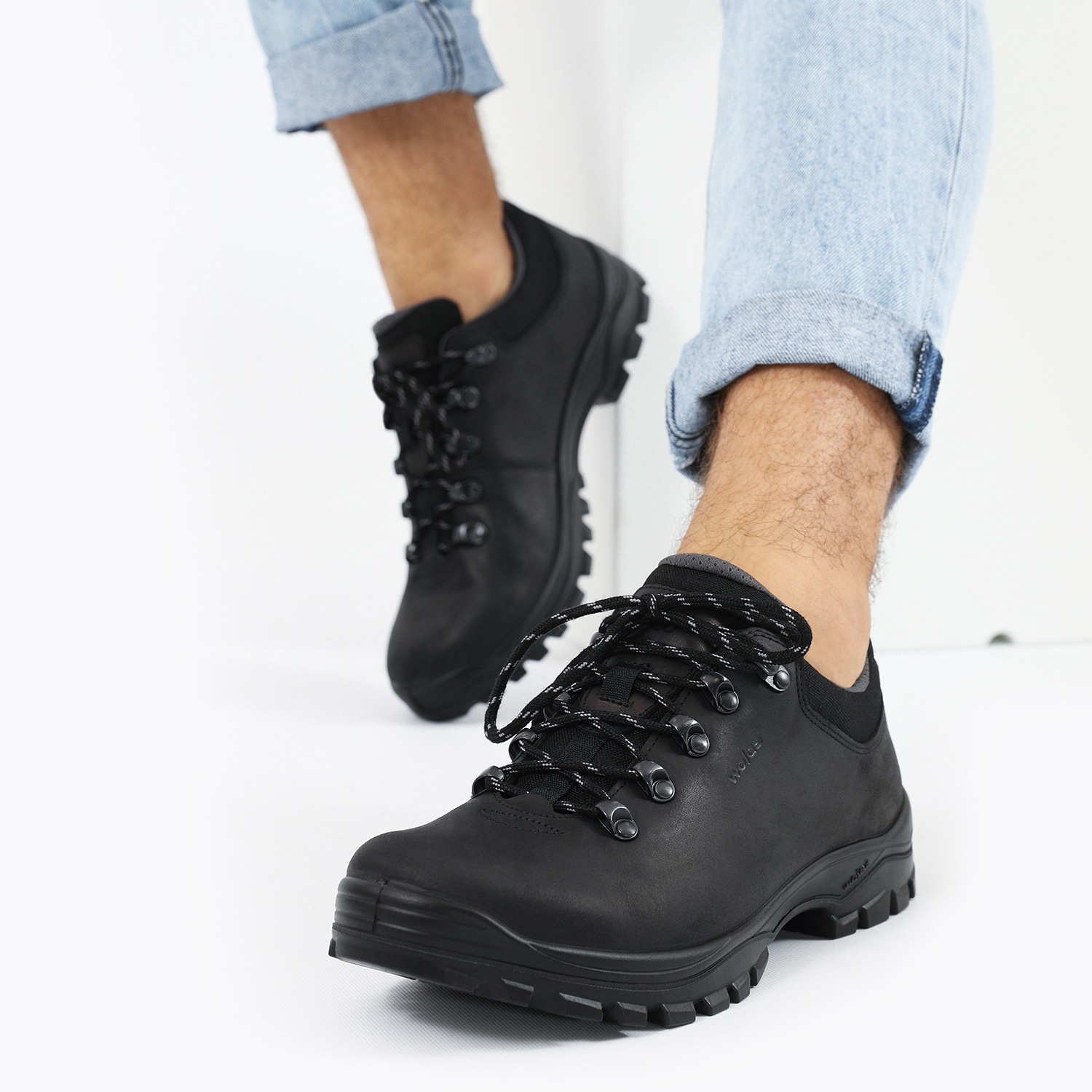 Czarne półbuty trekkingowe ze skóry crazy horse i dzianiny