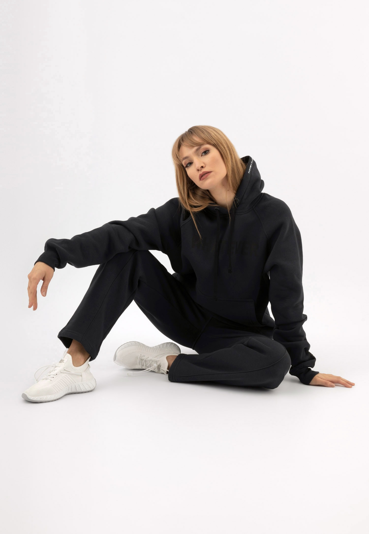 RELAKS czerwona bluza damska z czarnym napisem