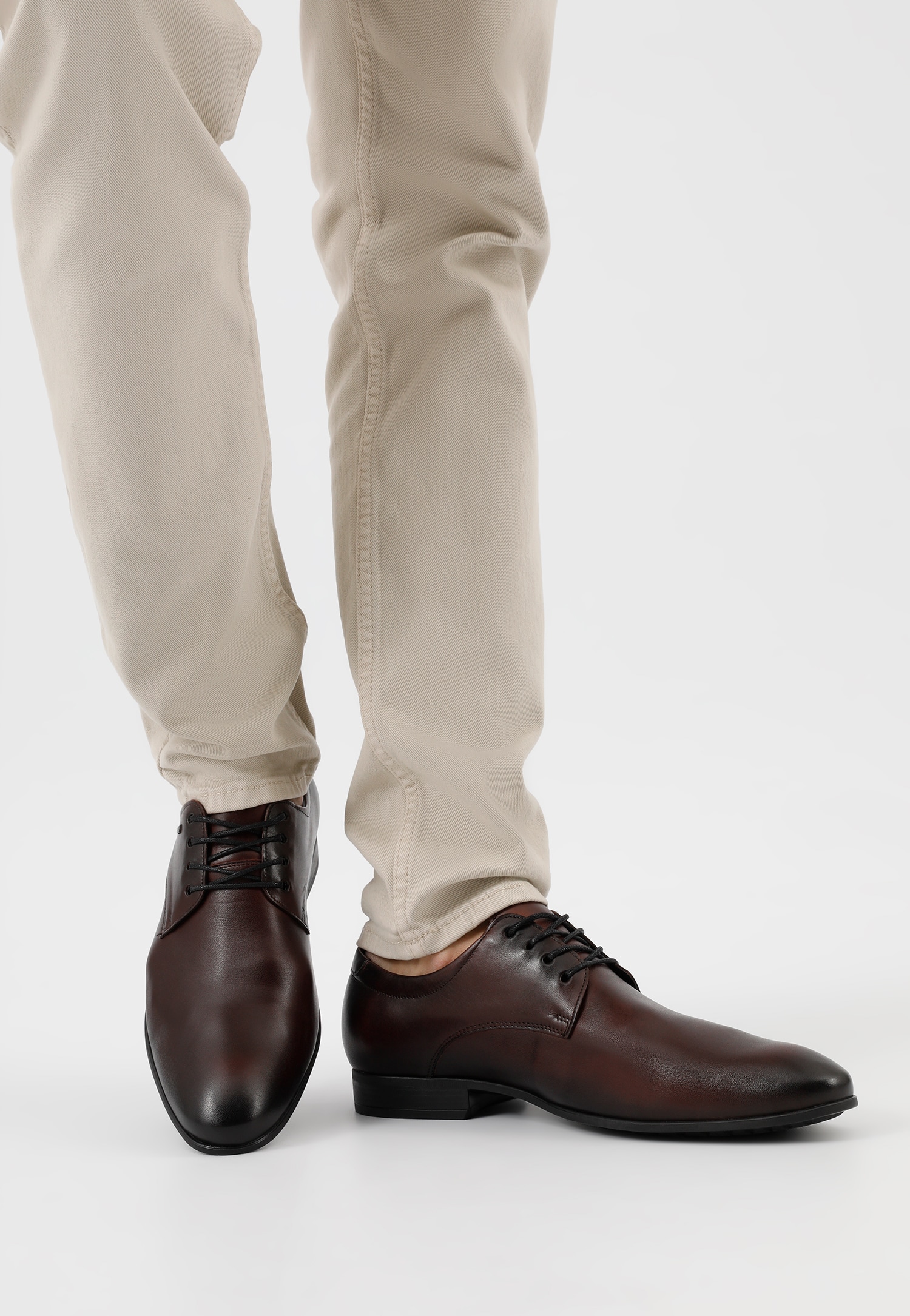 Granatowe wizytowe półbuty męskie ze skóry licowej