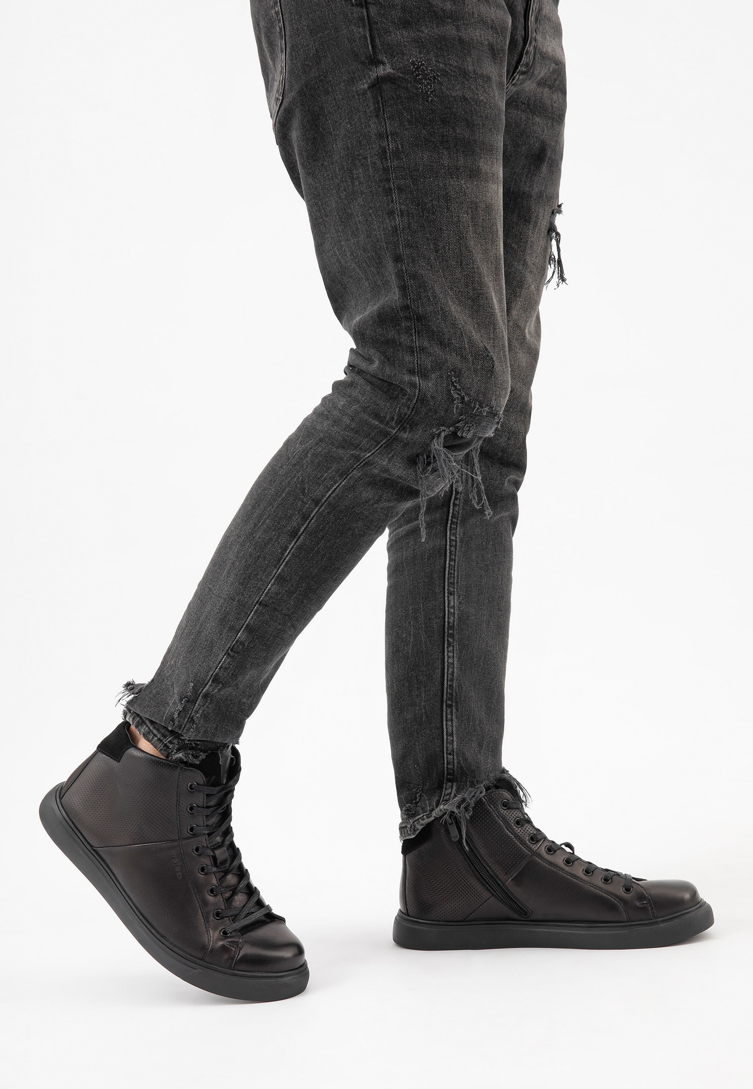 Czarne trampki męskie ze skóry licowej z nubukową wstawką