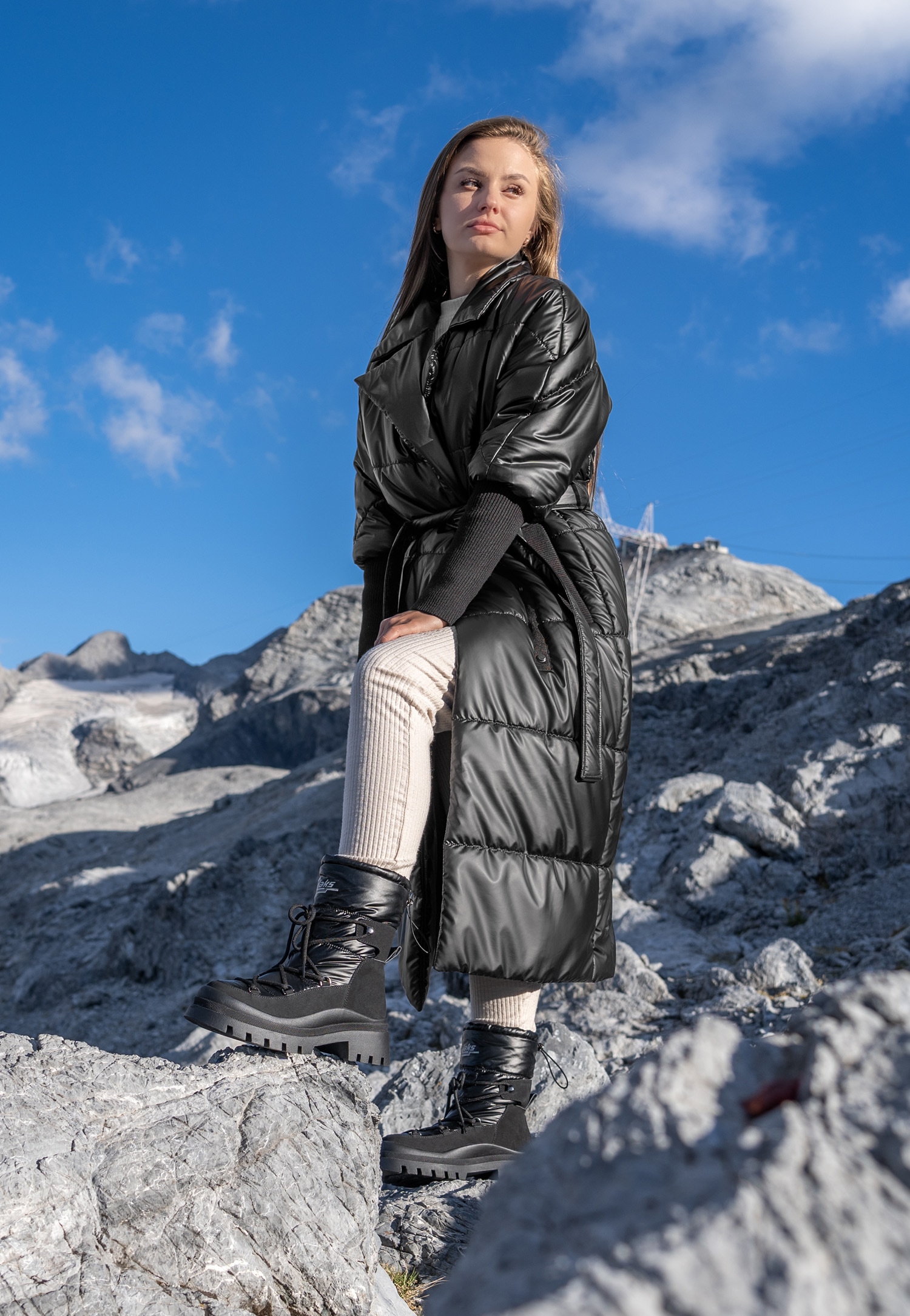 RELAKS długi brązowy ortalionowy płaszcz damski