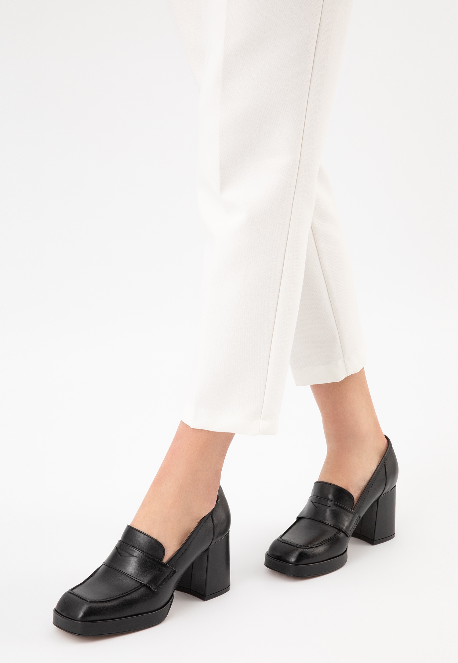 Zielone mokasyny damskie na słupku