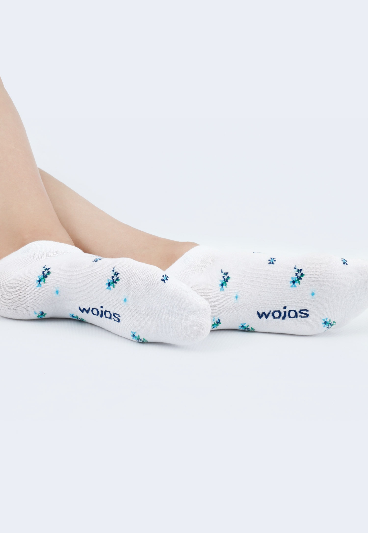 Białe stopki damskie w delikatny wzór