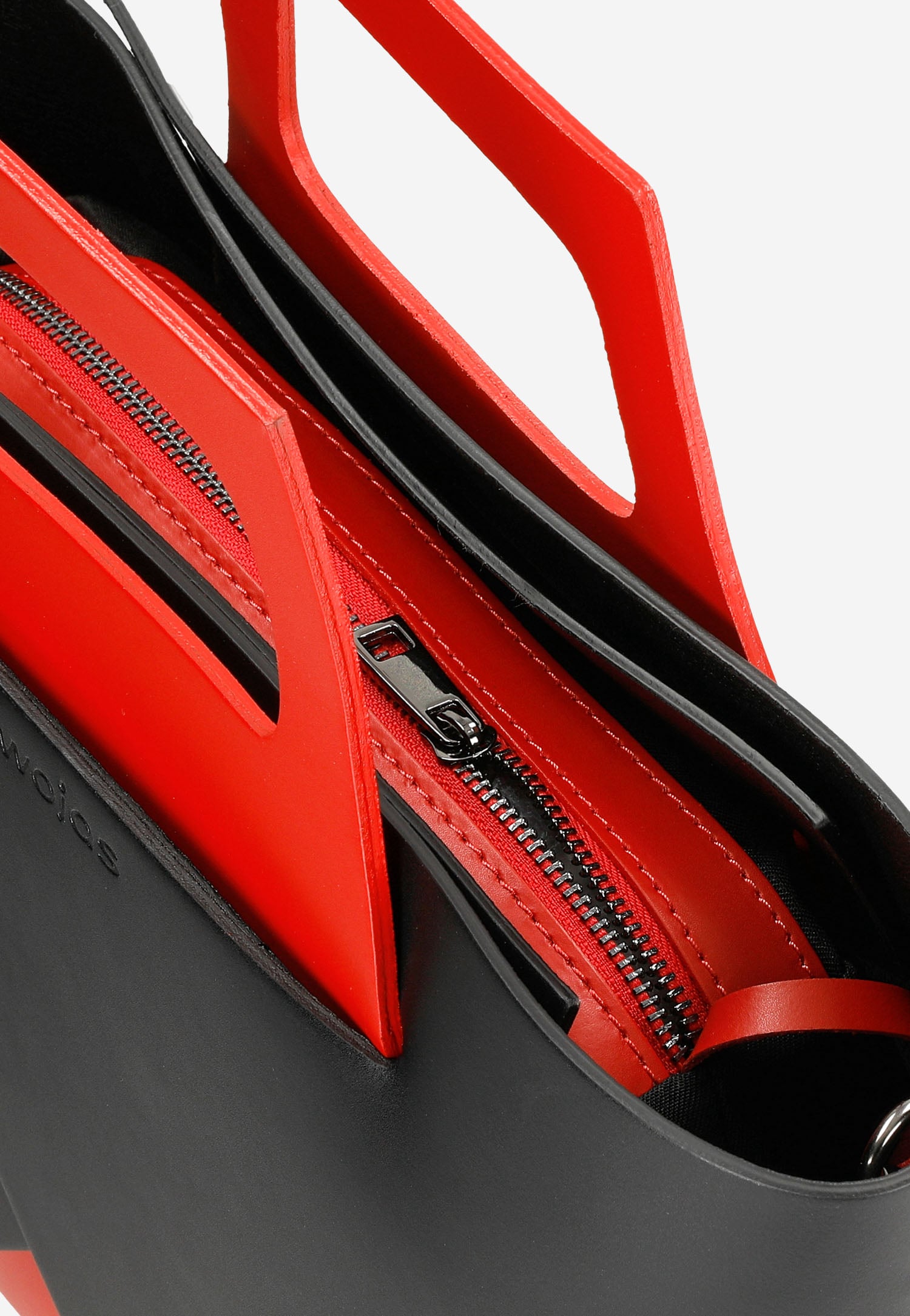 Beżowy sztywny kuferek damski z brązowymi elementami