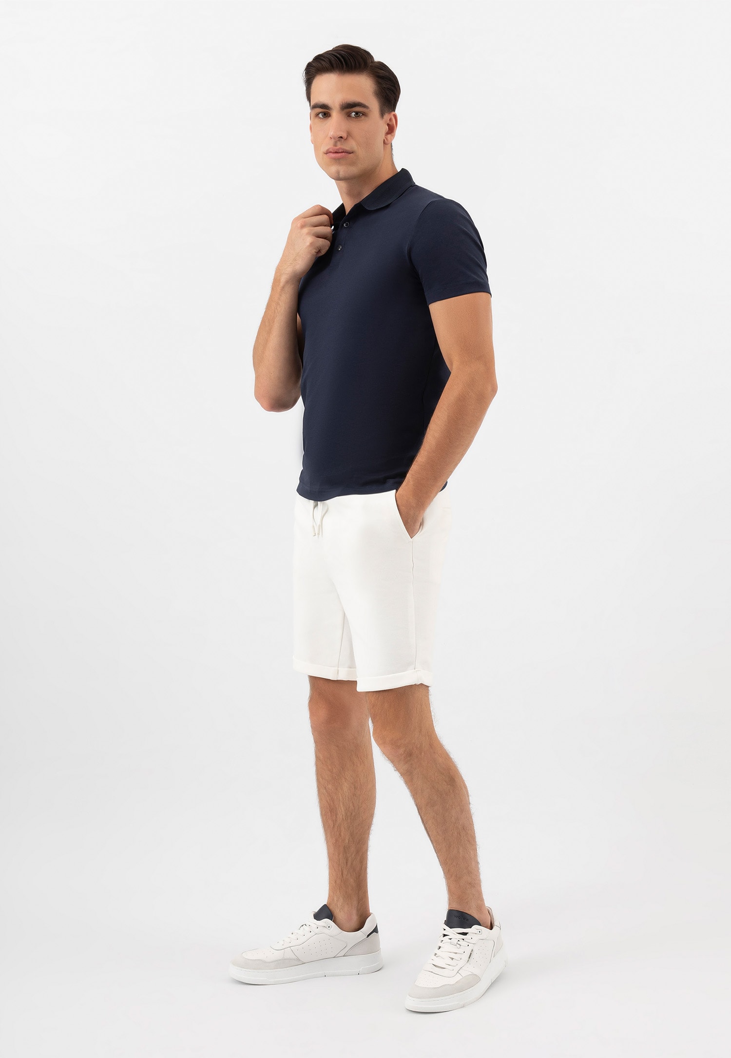 Czarne trampki męskie z łączonych skór