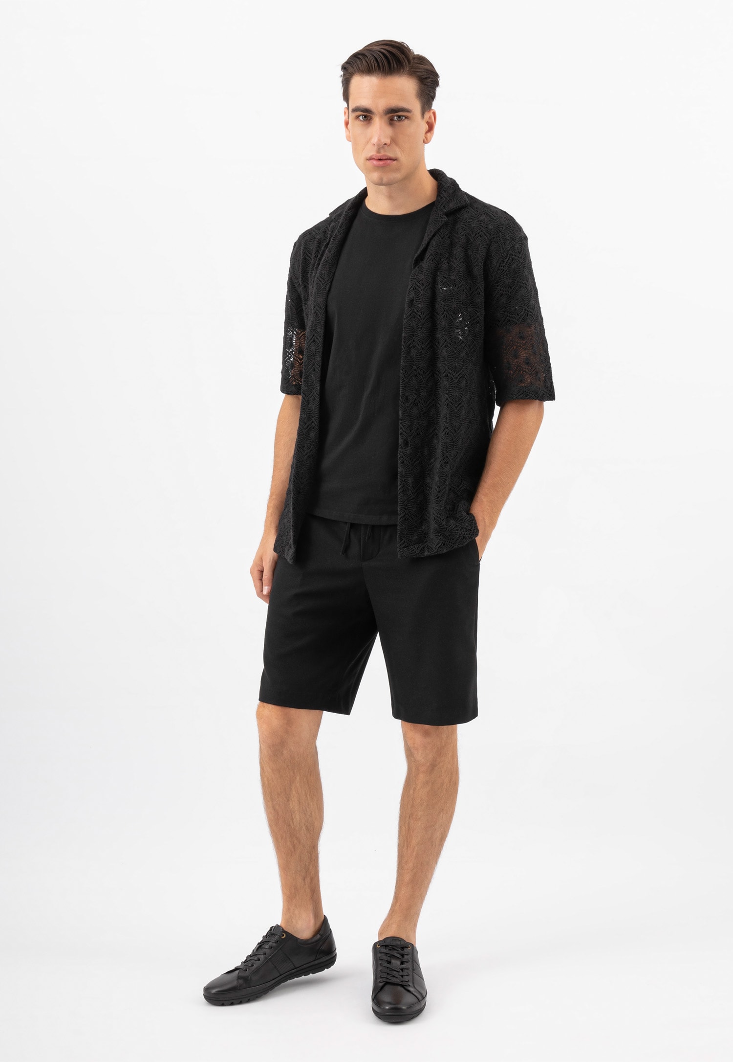 Czarne męskie sneakersy na oryginalnej podeszwie