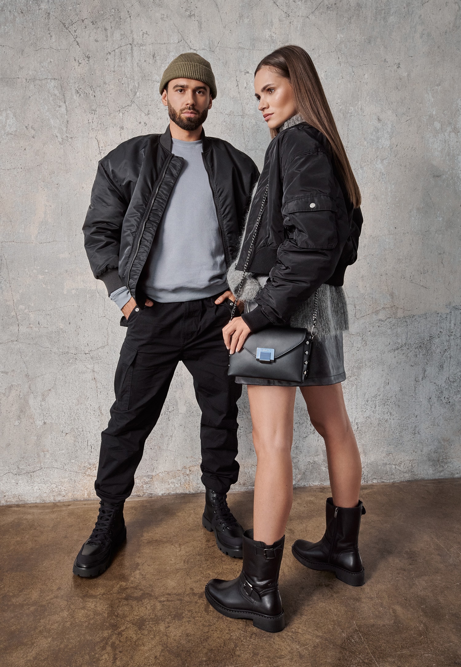 Czarna wizytowa torebka damska ze skóry licowej