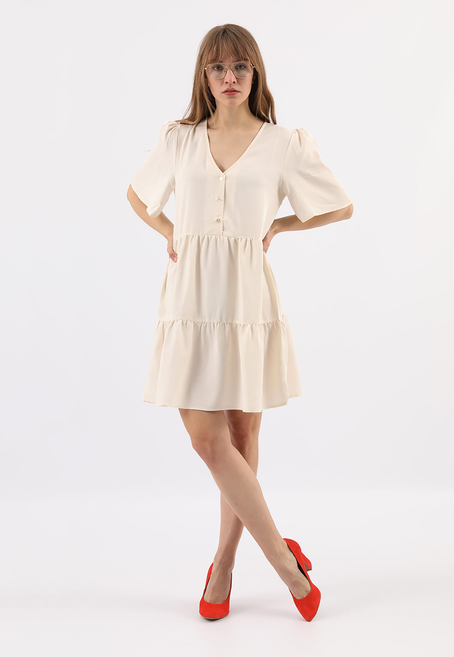 Eleganckie beżowe czółenka na słupku