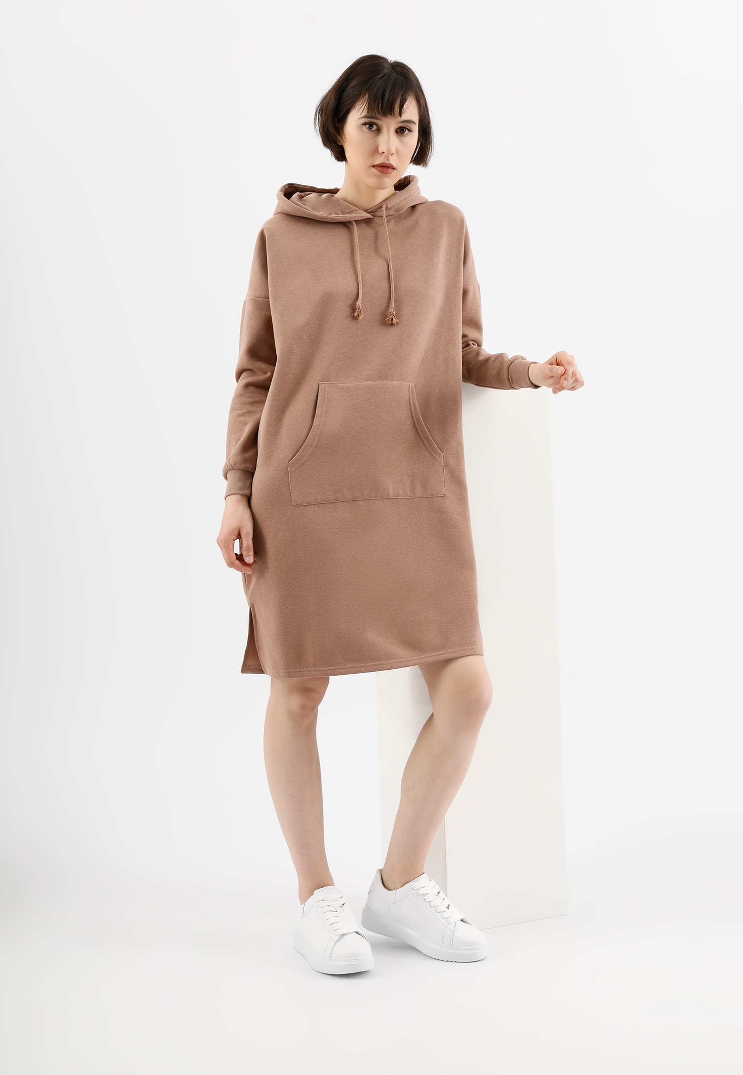 Klasyczne białe trampki damskie ze skóry licowej