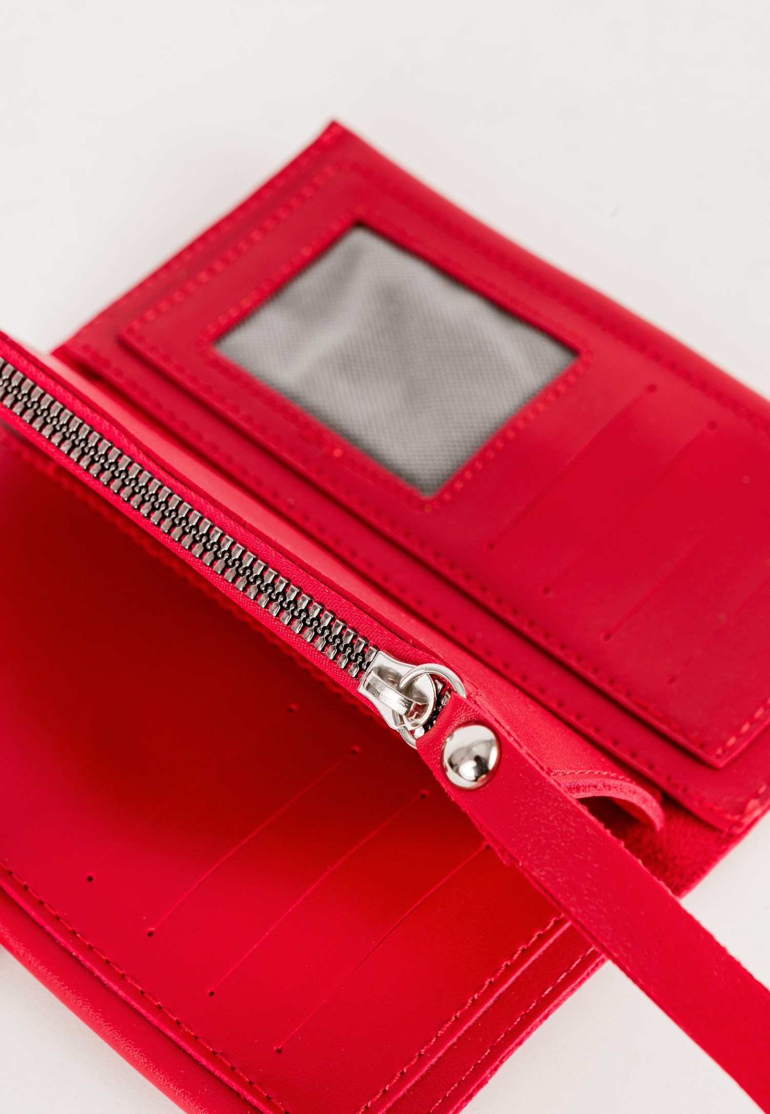 WJS zgrabny czerwony portfel damski