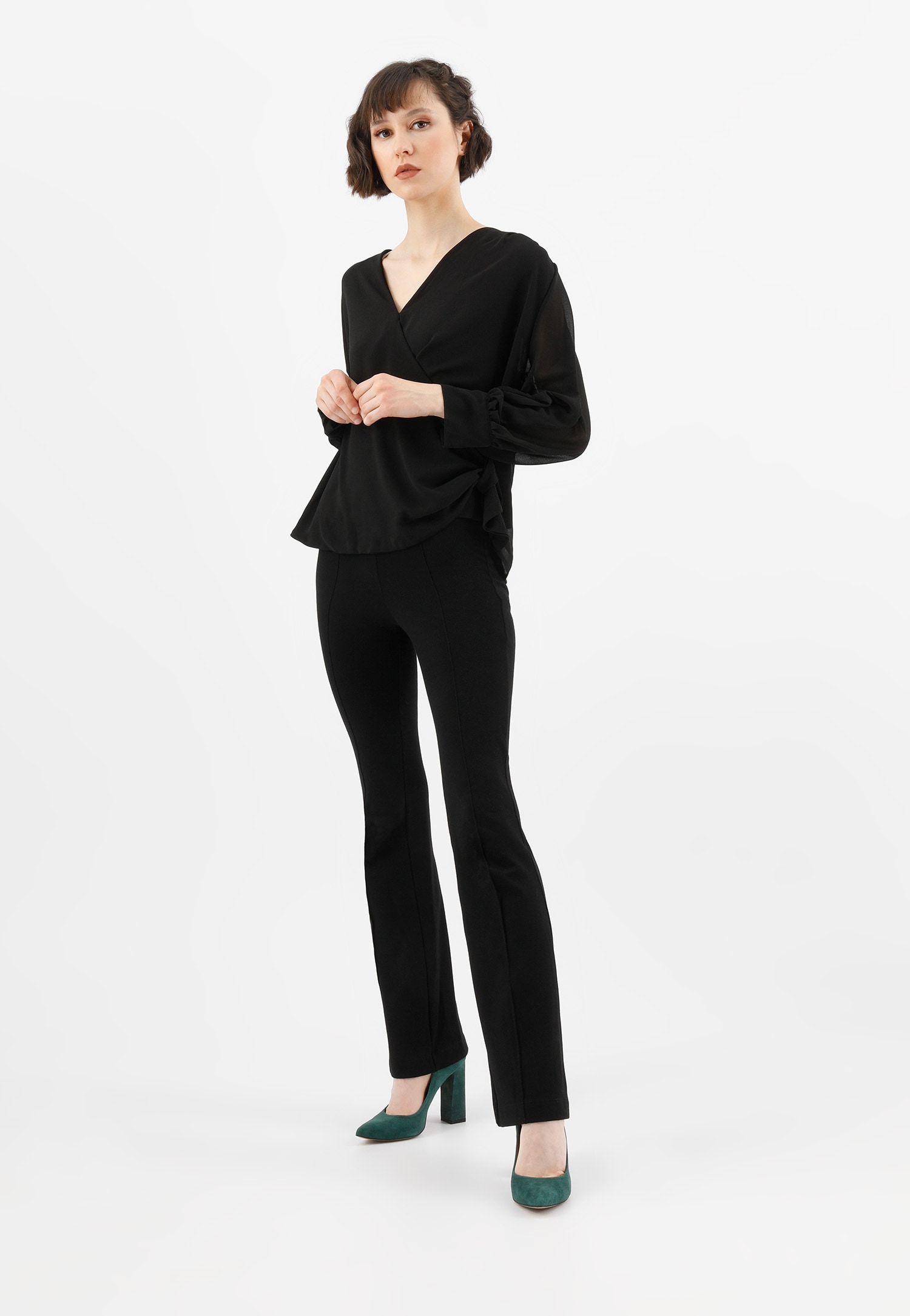 Czółenka damskie w kolorze zielonym na wysokim słupku