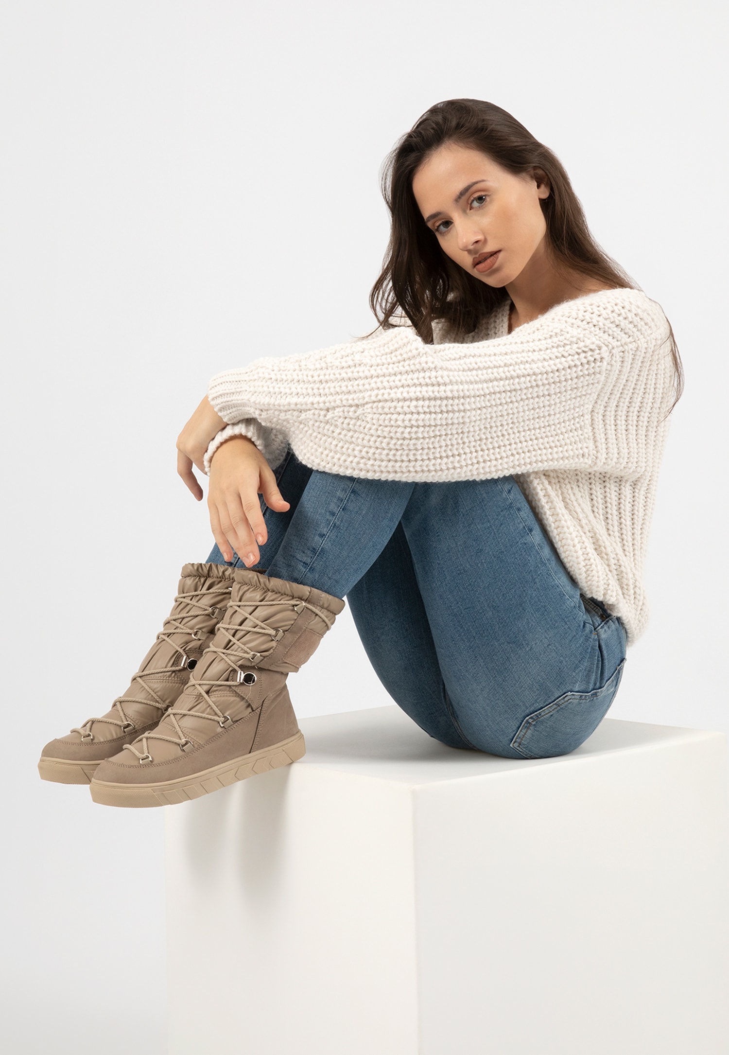 Czarno-niebieskie wsuwane śniegowce damskie RELAKS