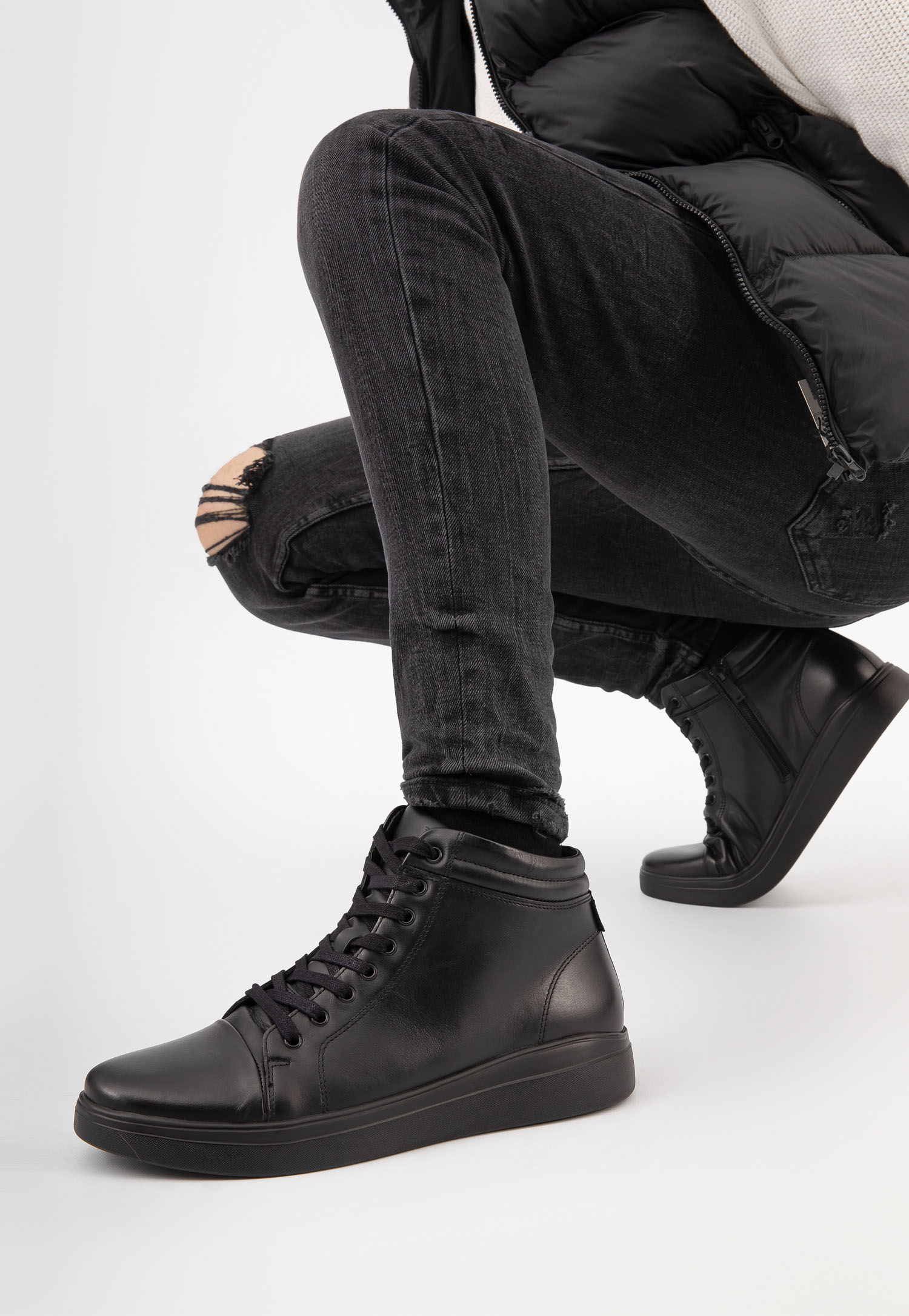 Czarne trampki męskie zapinane na zamek