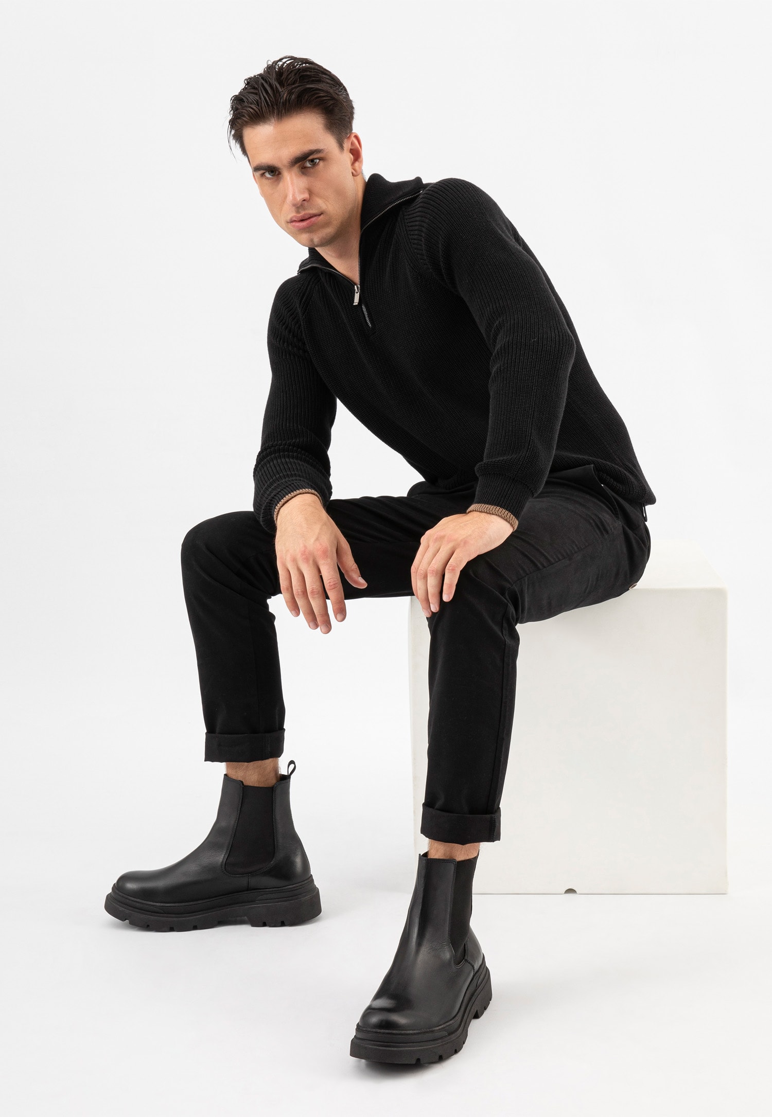 Czarne sztyblety męskie na grubej podeszwie