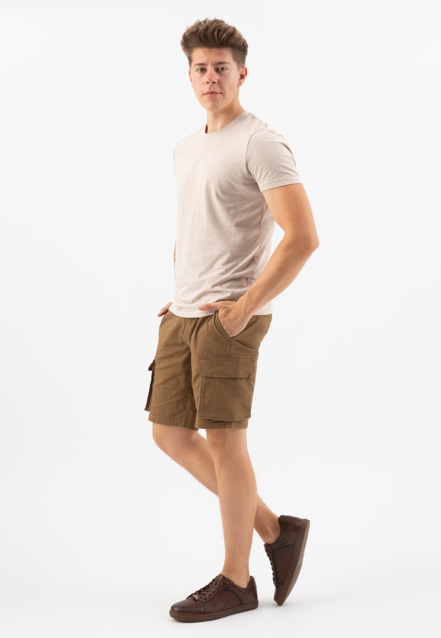 Czarne półbuty męskie z tłoczoną wstawką