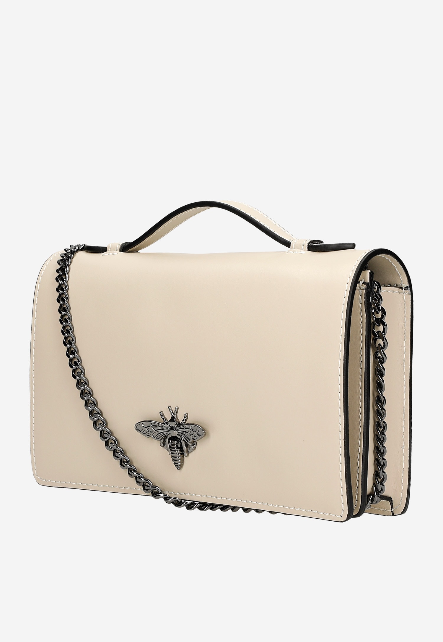 Czarna torebka damska z ozdobnym zapięciem w kształcie owada