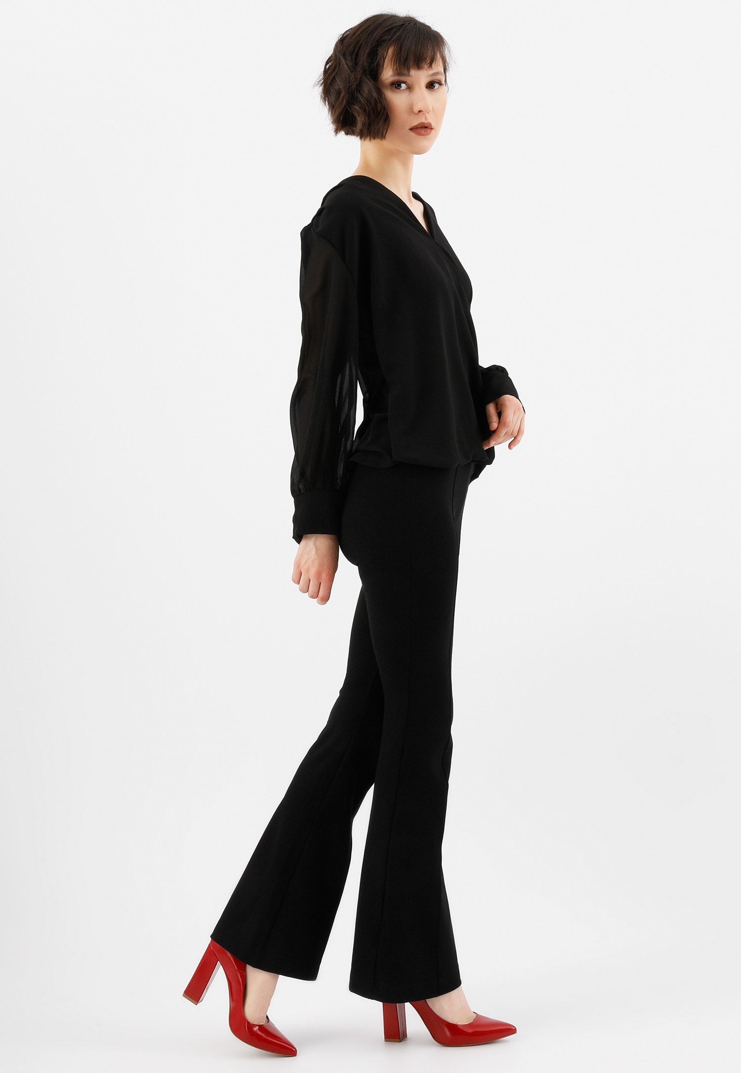 Czółenka damskie w kolorze zielonym na wysokim słupku