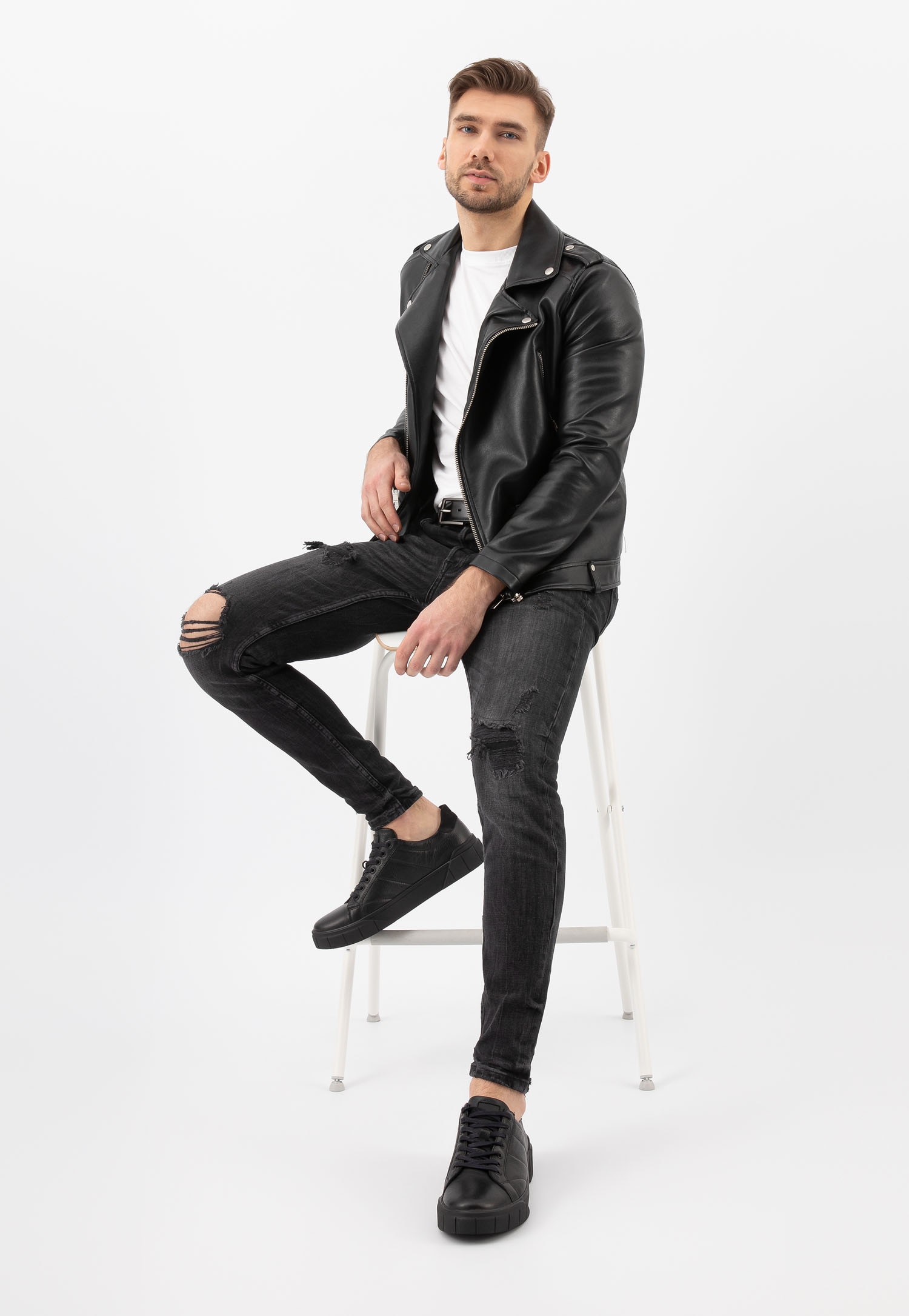 Czarne trampki męskie ze skóry licowej