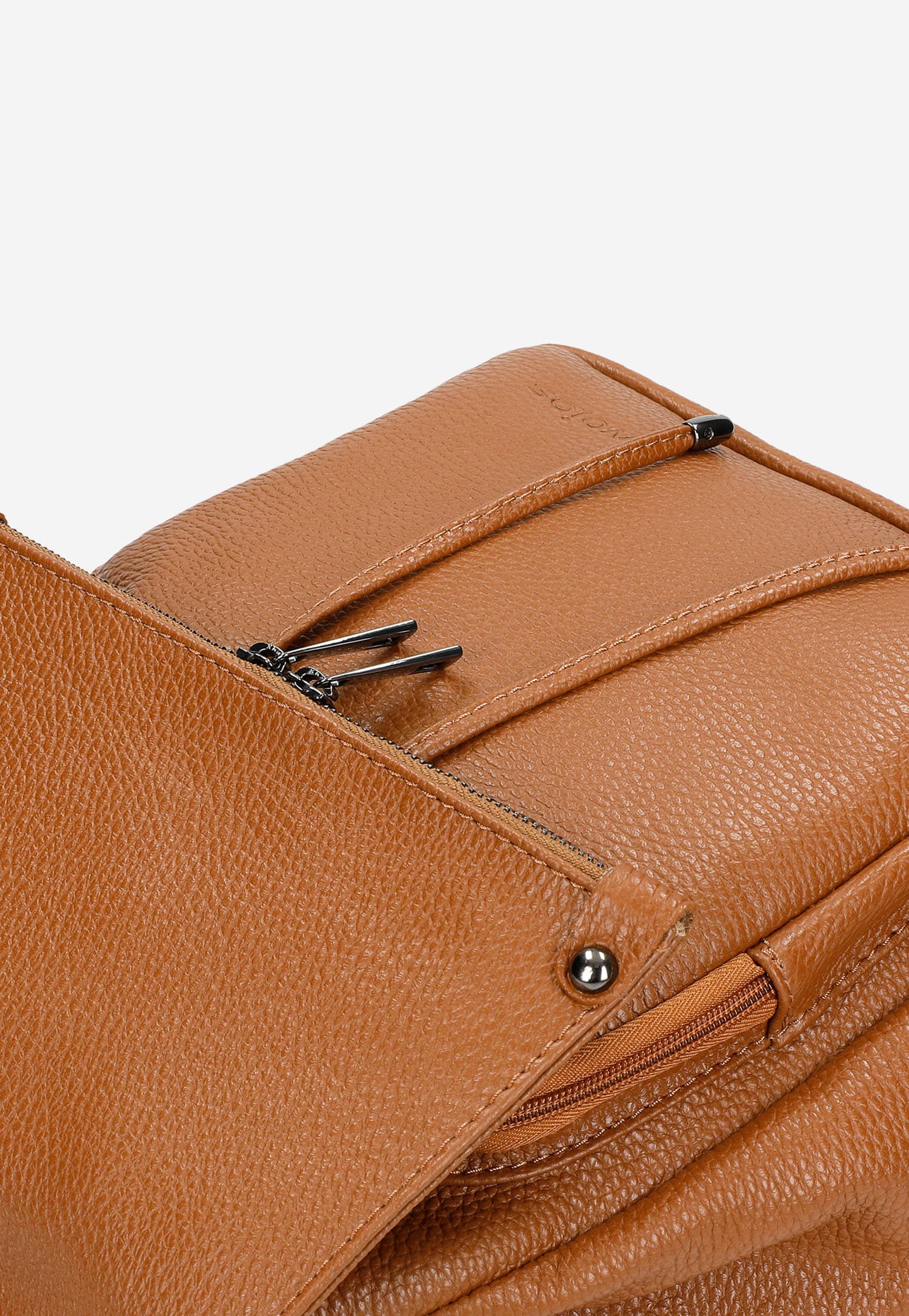 Czarny plecak damski w stylu miejskim