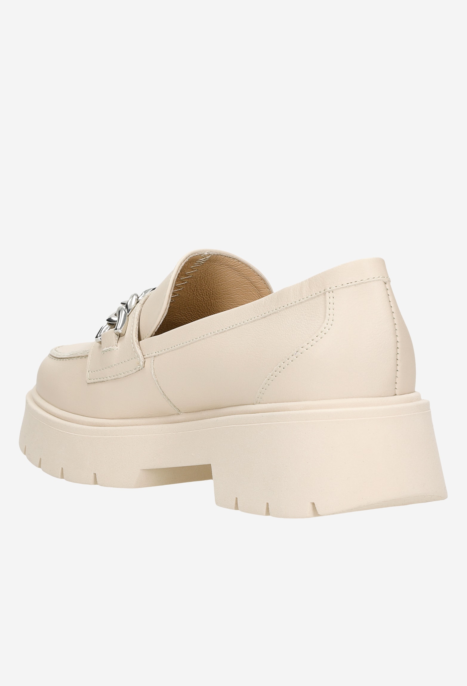 Czarne mokasyny damskie na grubej podeszwie z ozdobnym łańcuszkiem