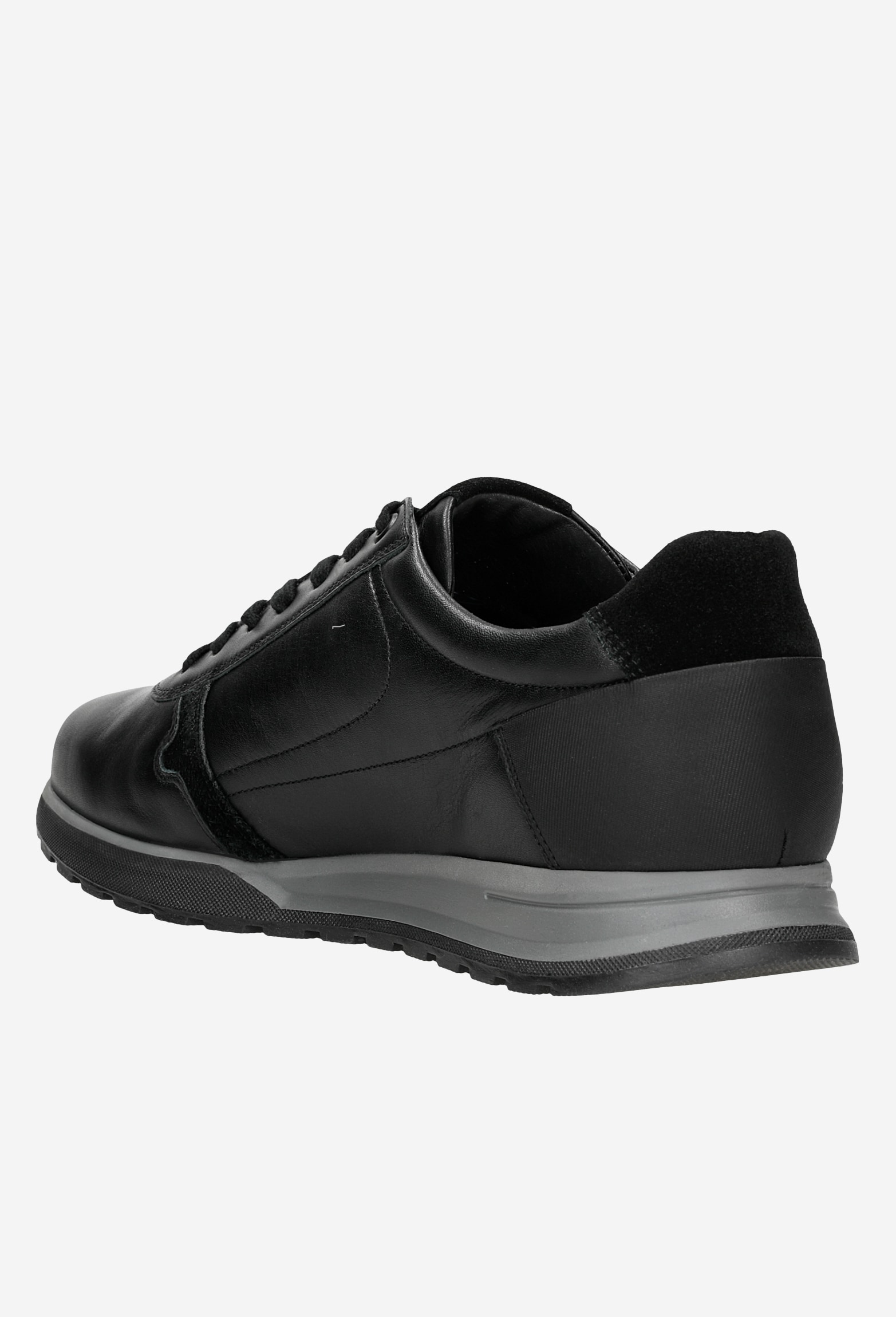 Czarne skórzane snekaersy męskie w sportowym stylu