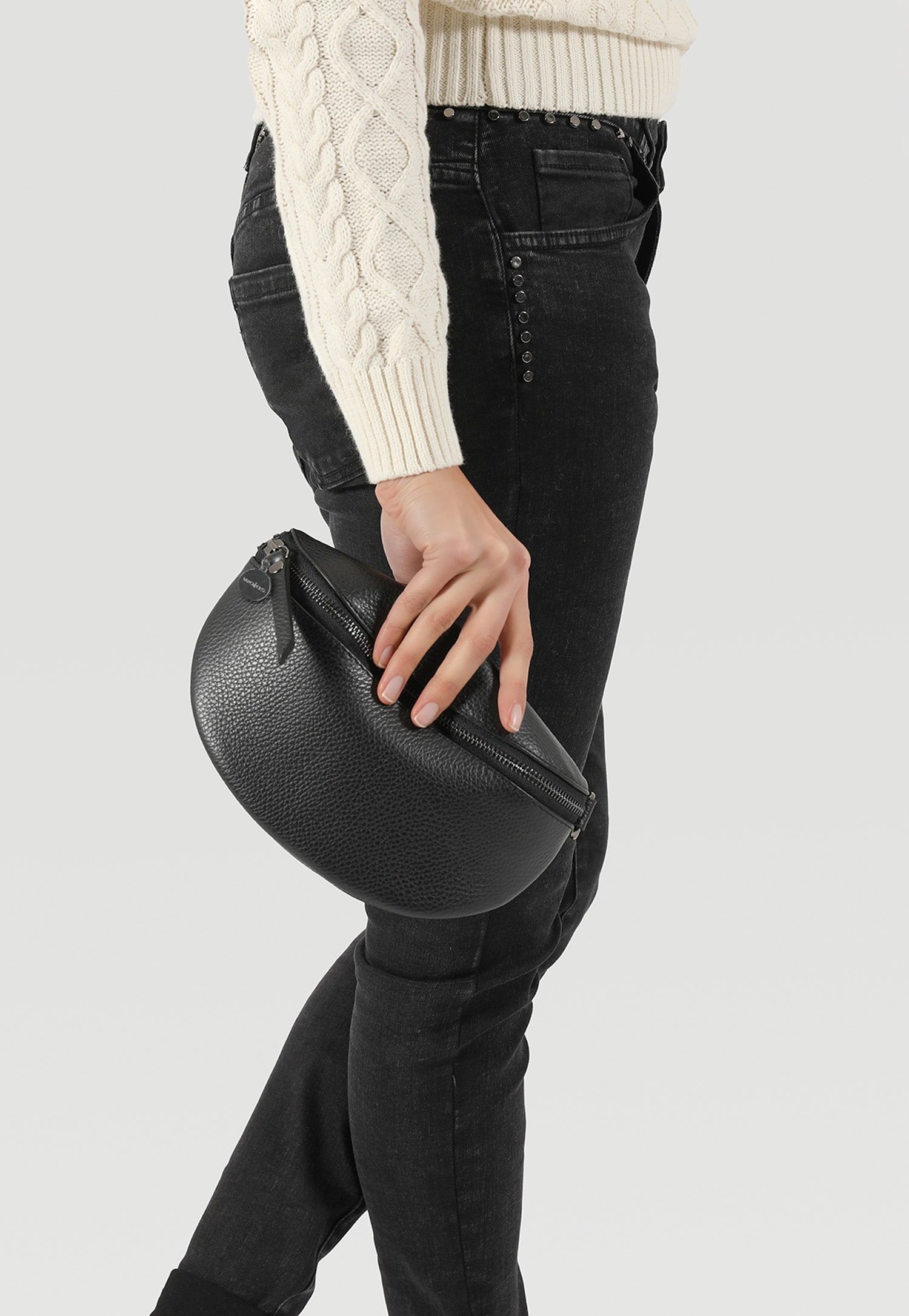 Jasnobeżowa nerka damska ze skóry licowej