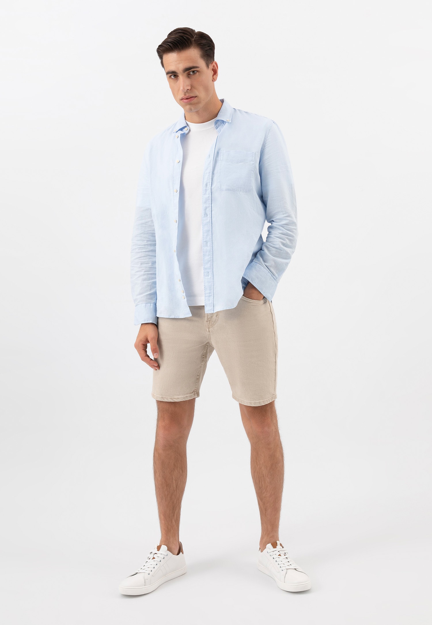 Granatowe trampki męskie na białej podeszwie