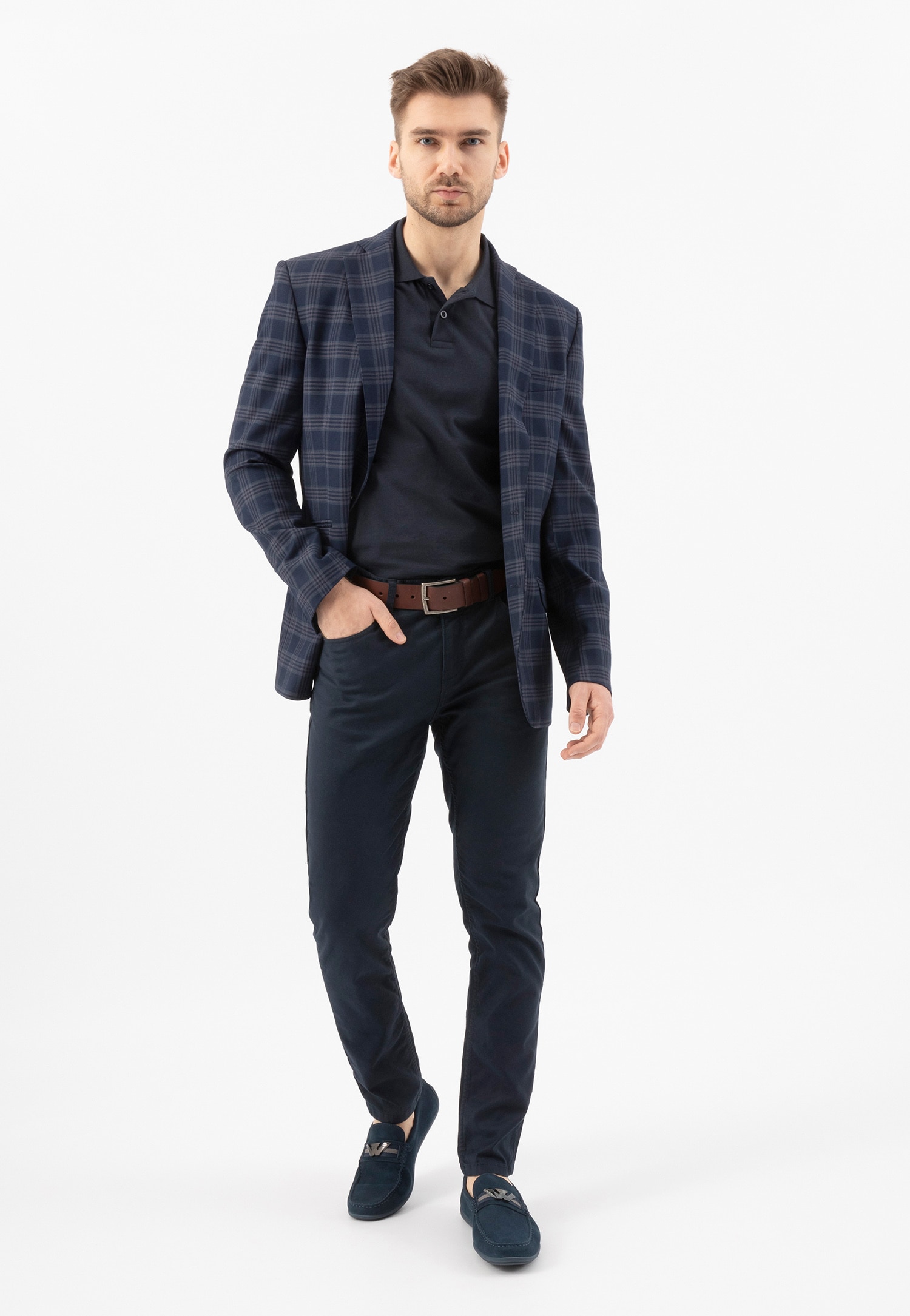 Brązowy pasek męski wykonany z gładkiej skóry licowej