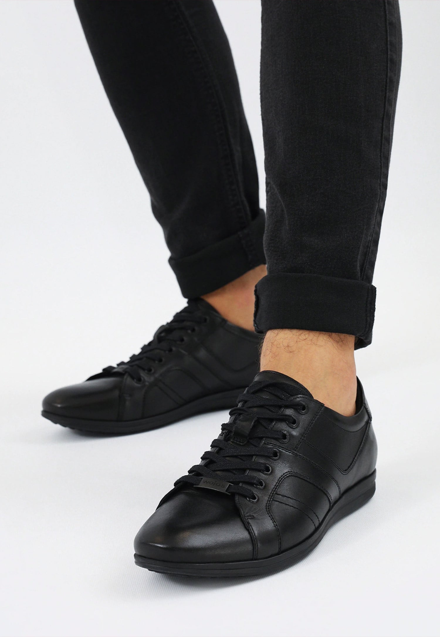 Brązowe sneakersy męskie wykonane ze skóry licowej