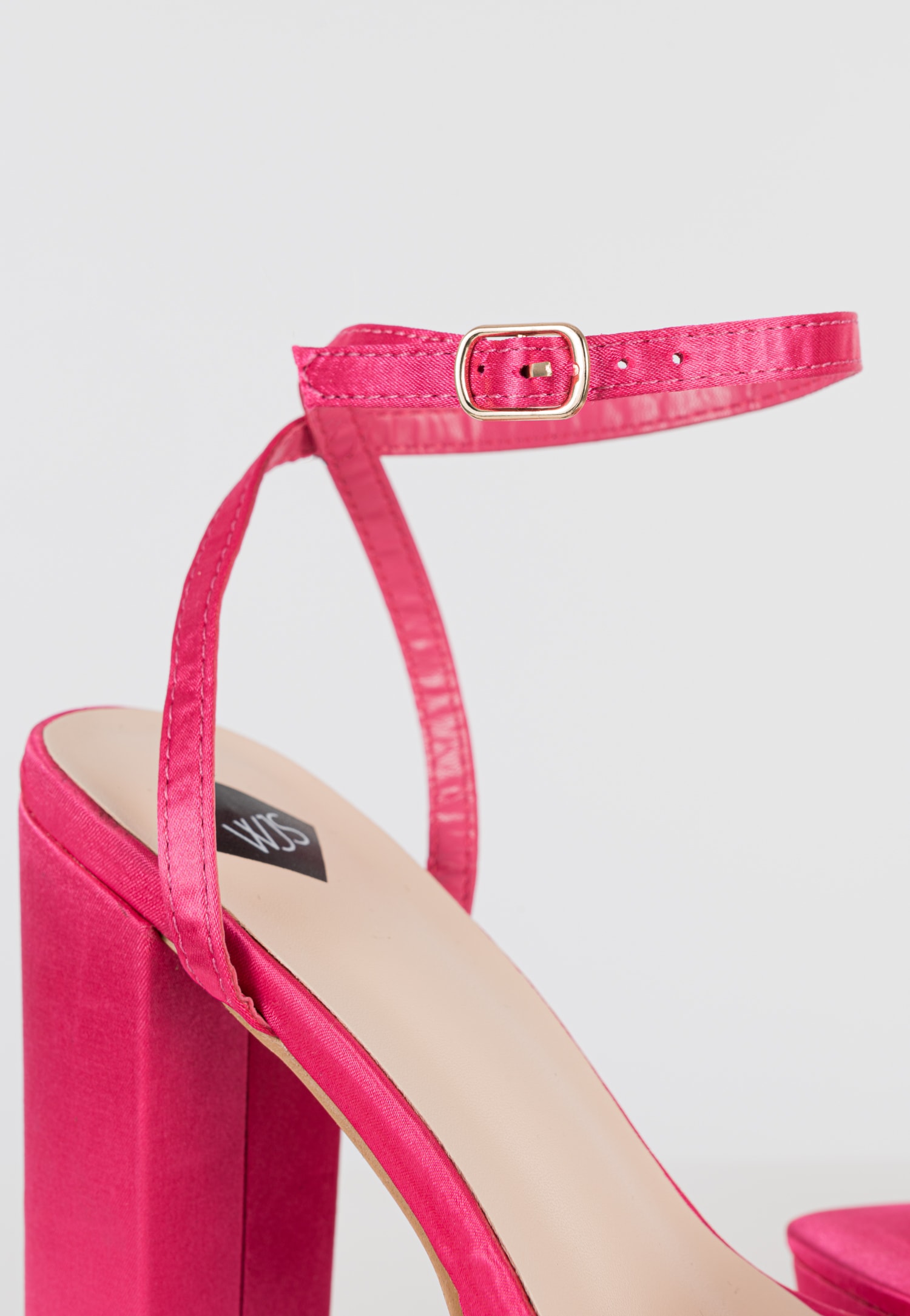 WJS sandały damskie na platformie w kolorze czarnym