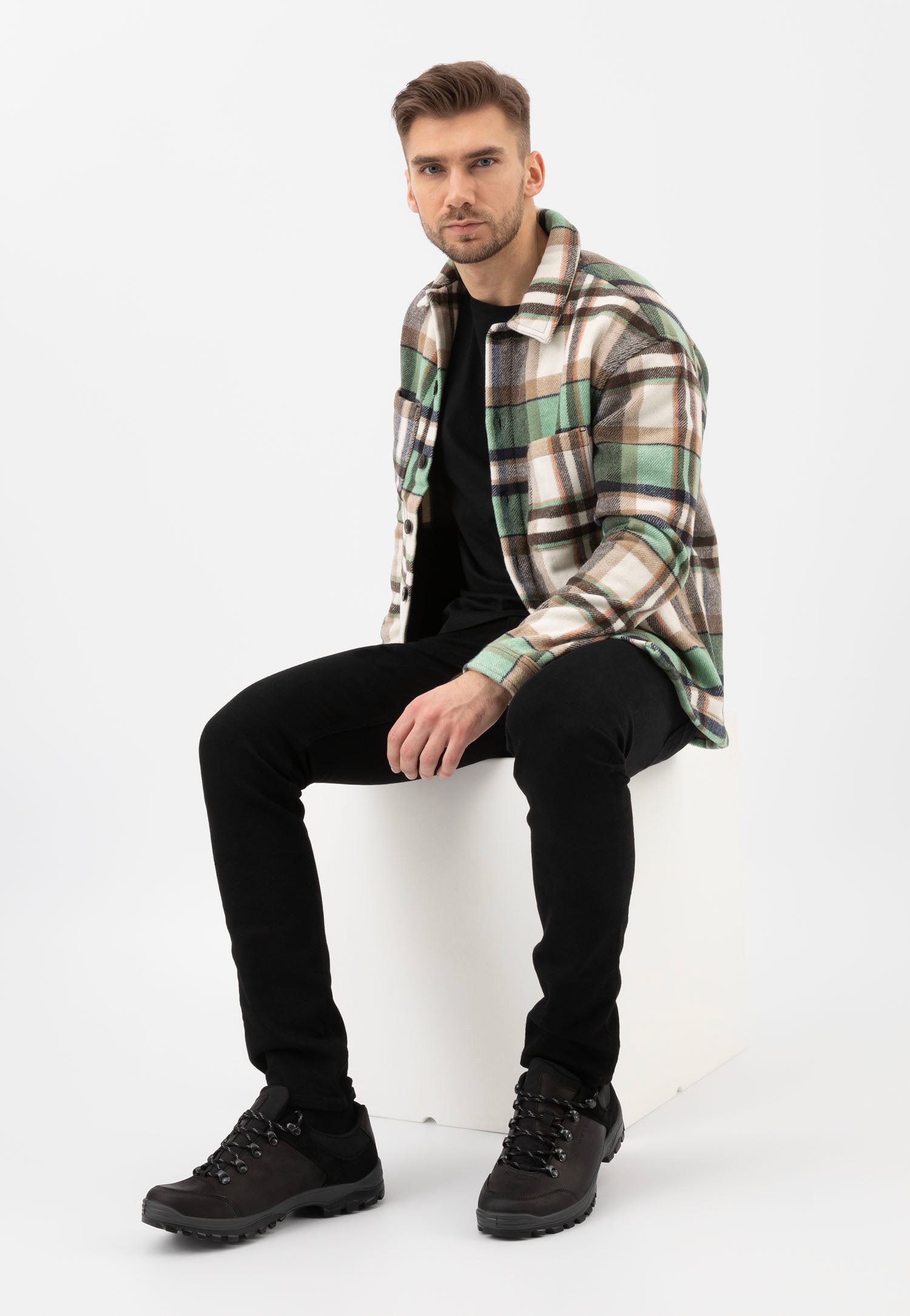 Półbuty trekkingowe w kolorze czarnym